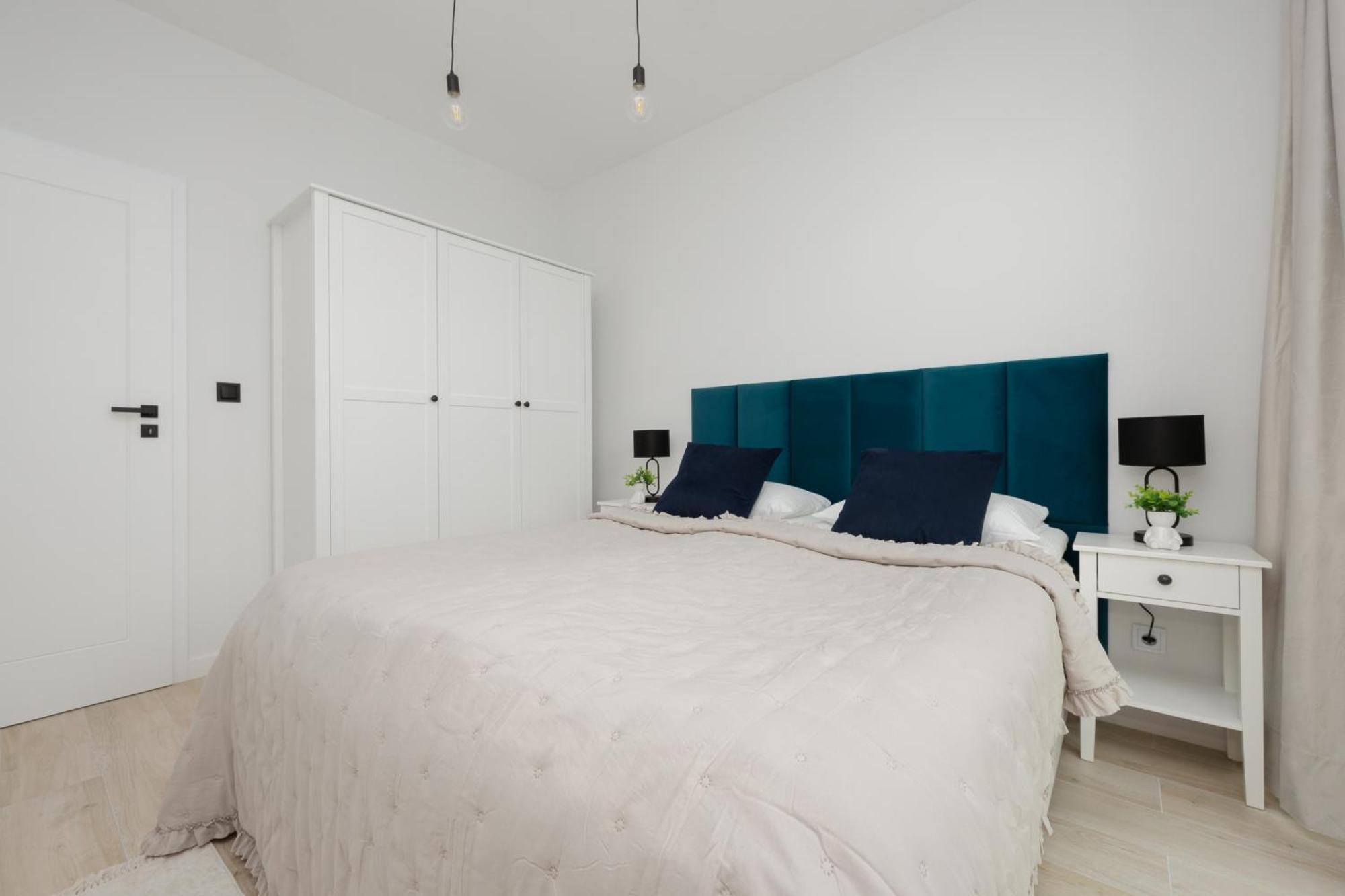 Stylish With Parking By Renters *