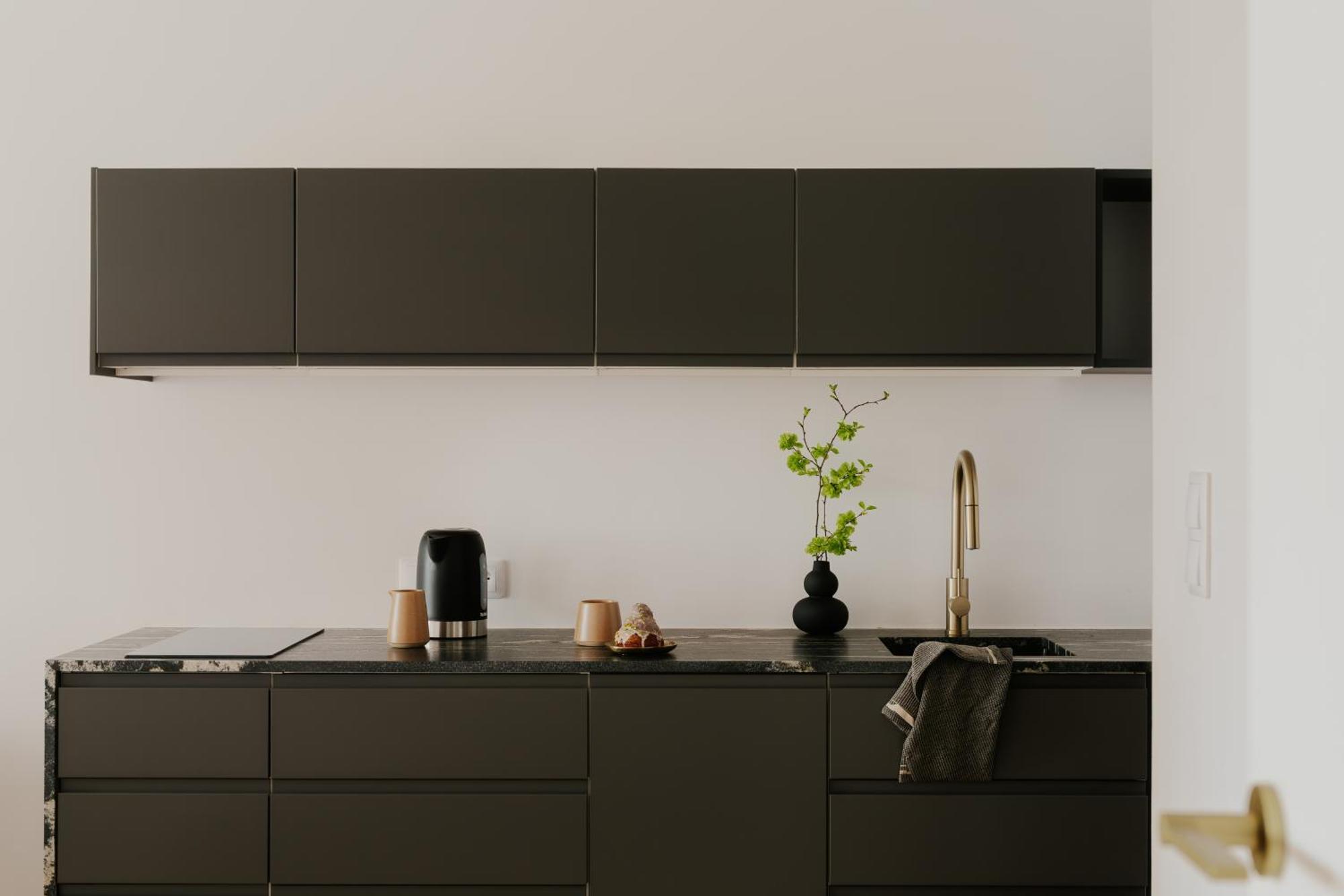 I Apartment *