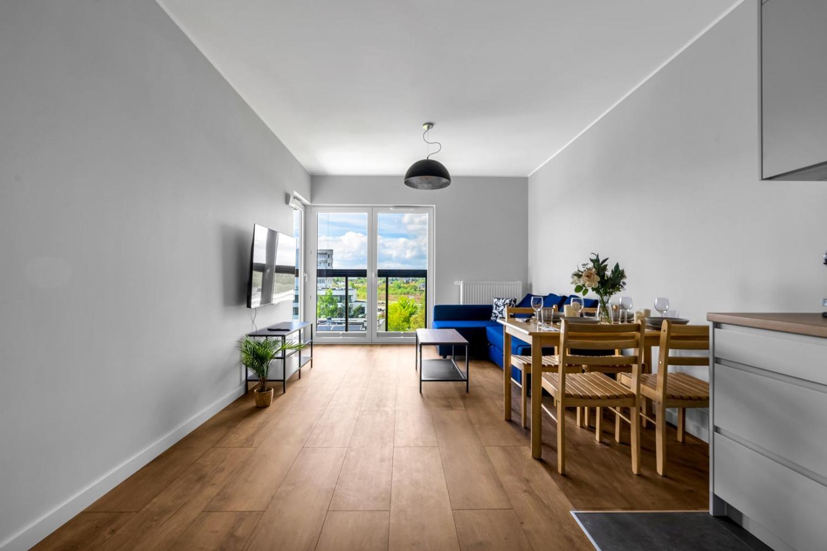 Apartment Bemowo - Parking, Balcony & Workspace - By Rentujemy Warschau