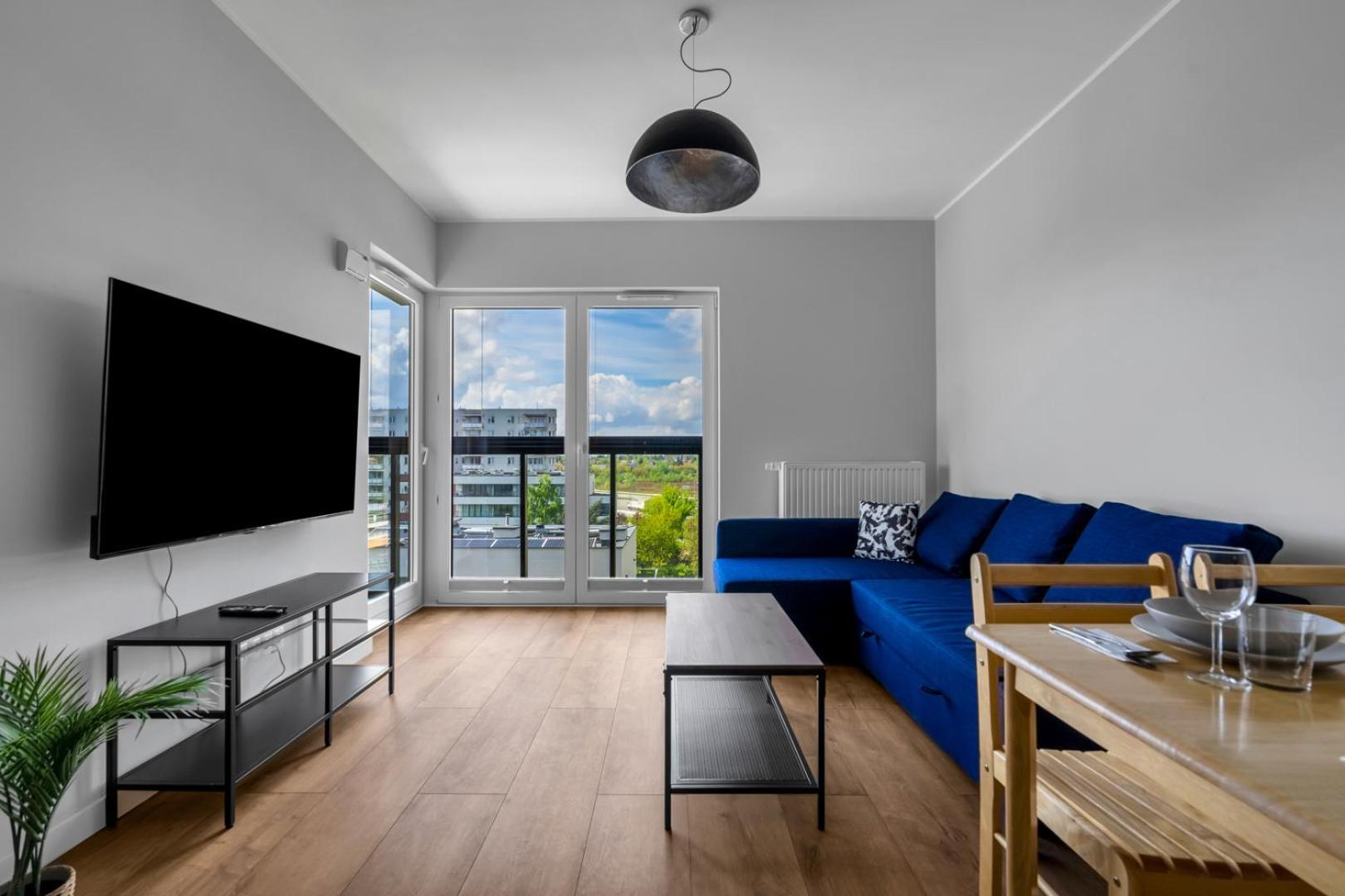 Apartment Bemowo - Parking, Balcony & Workspace - By Rentujemy *