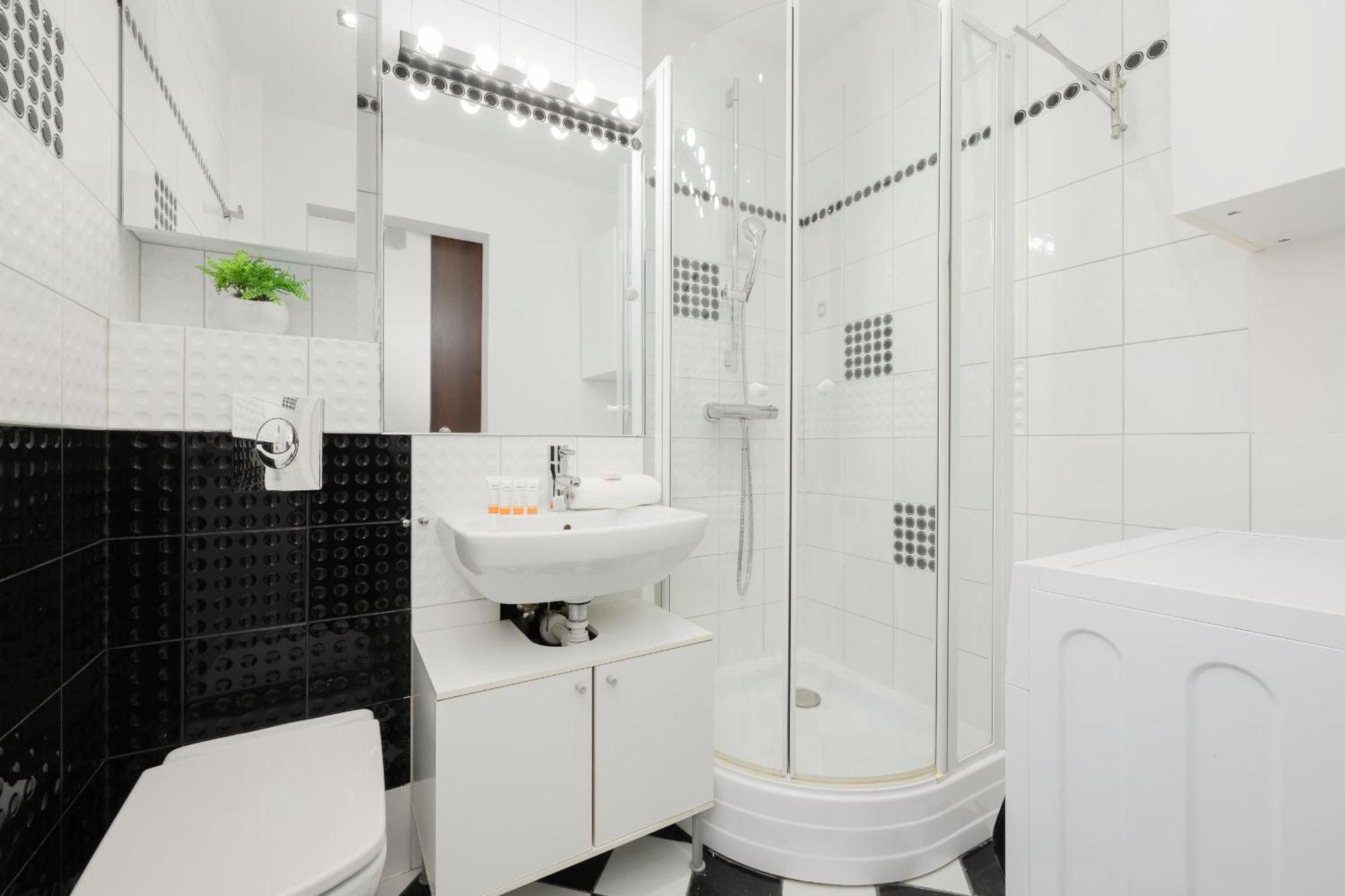 Apartment Sunny In The Heart Of By Renters *