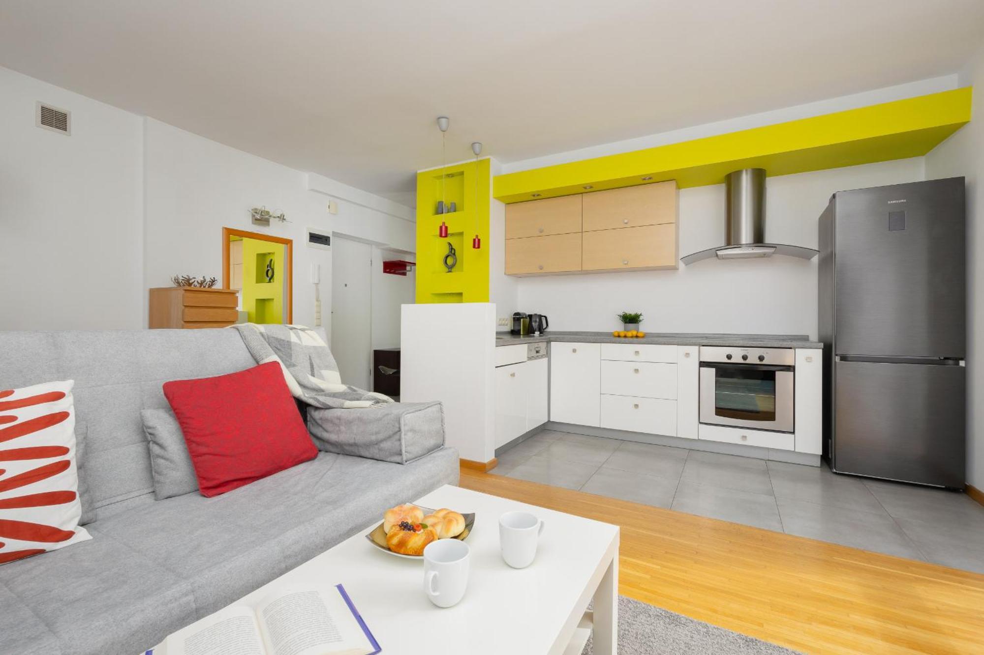 Apartment Sunny In The Heart Of By Renters *
