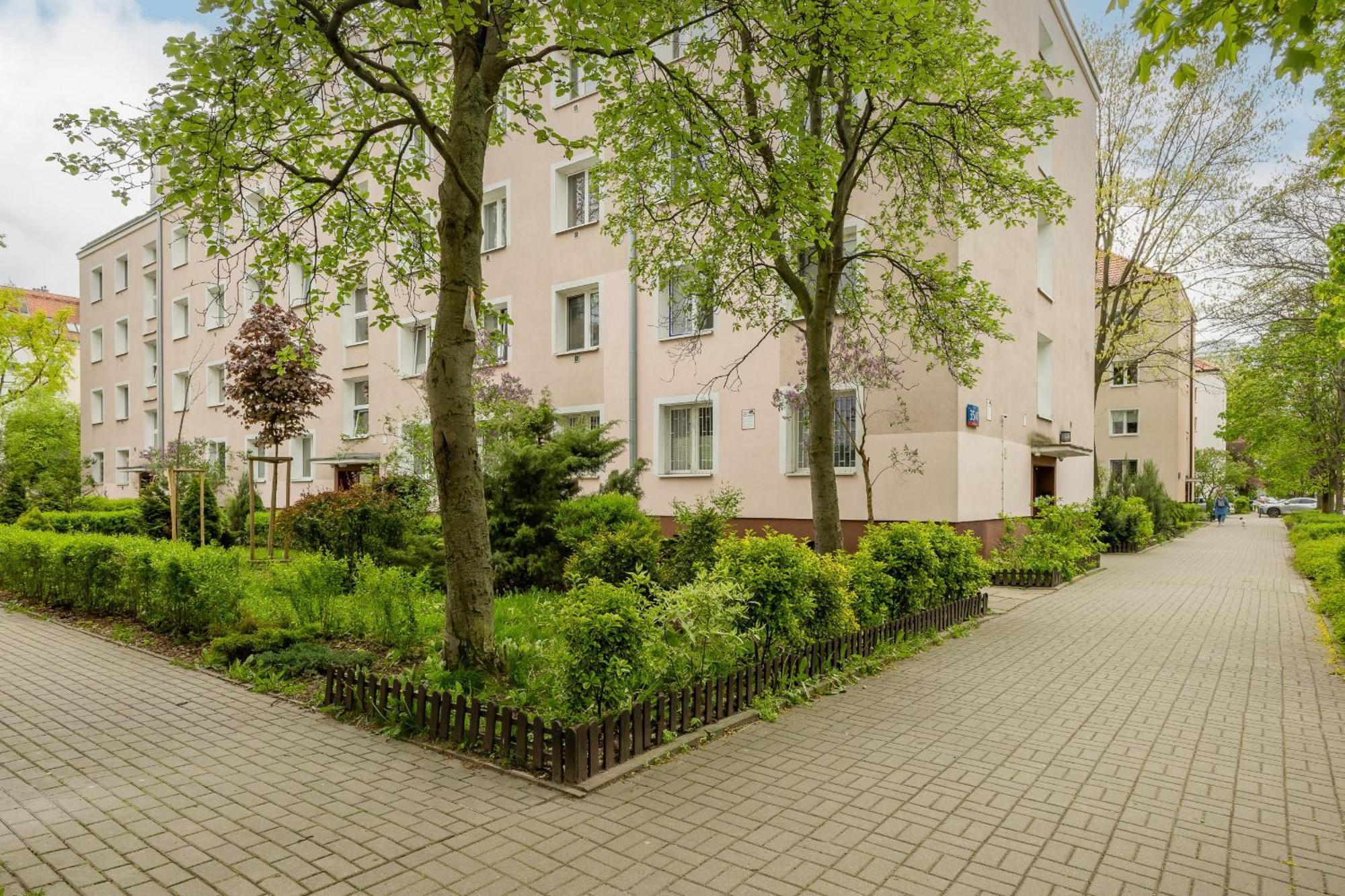 Apartment Sunny In The Heart Of By Renters