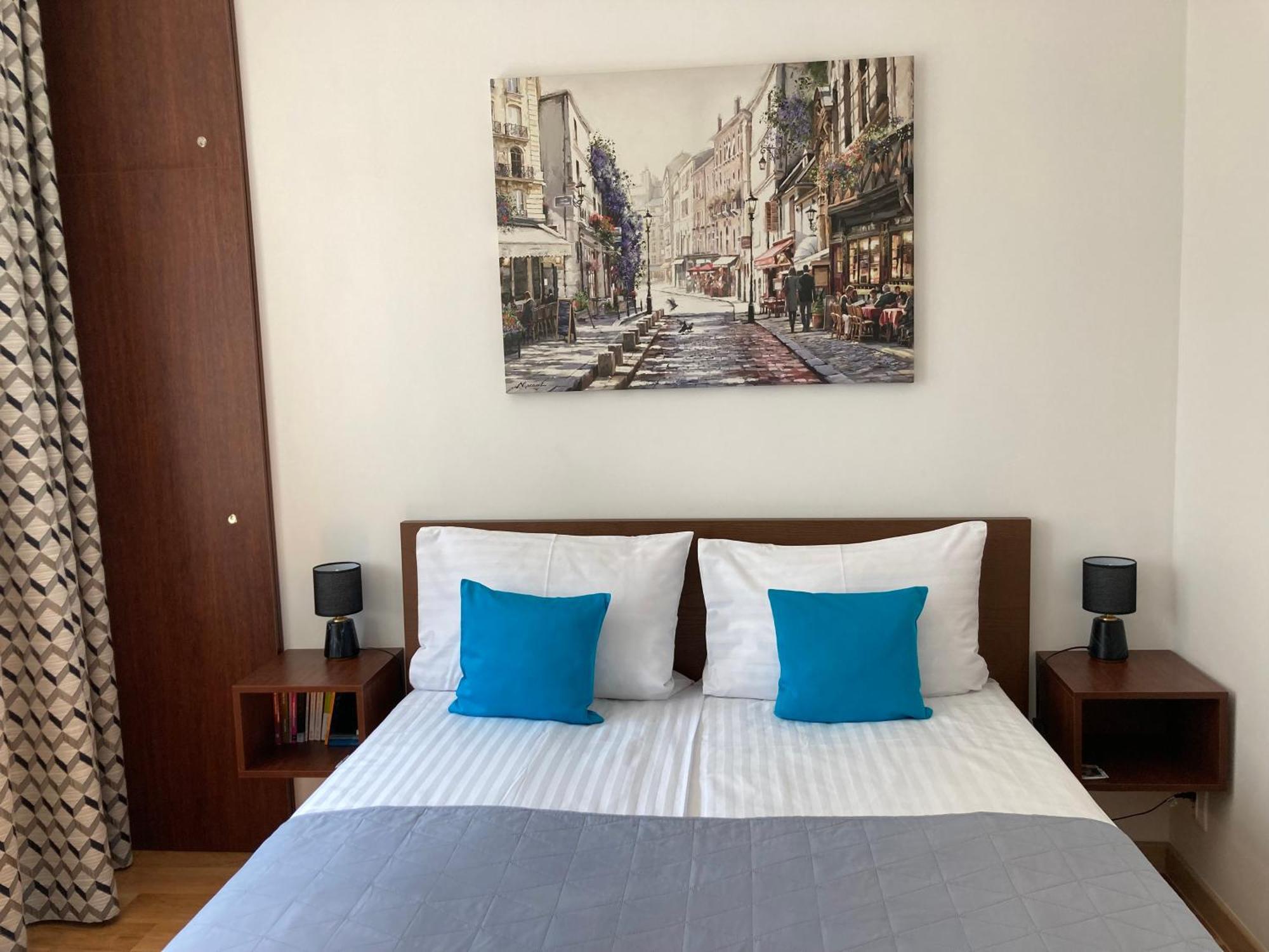 Apartment 82a *