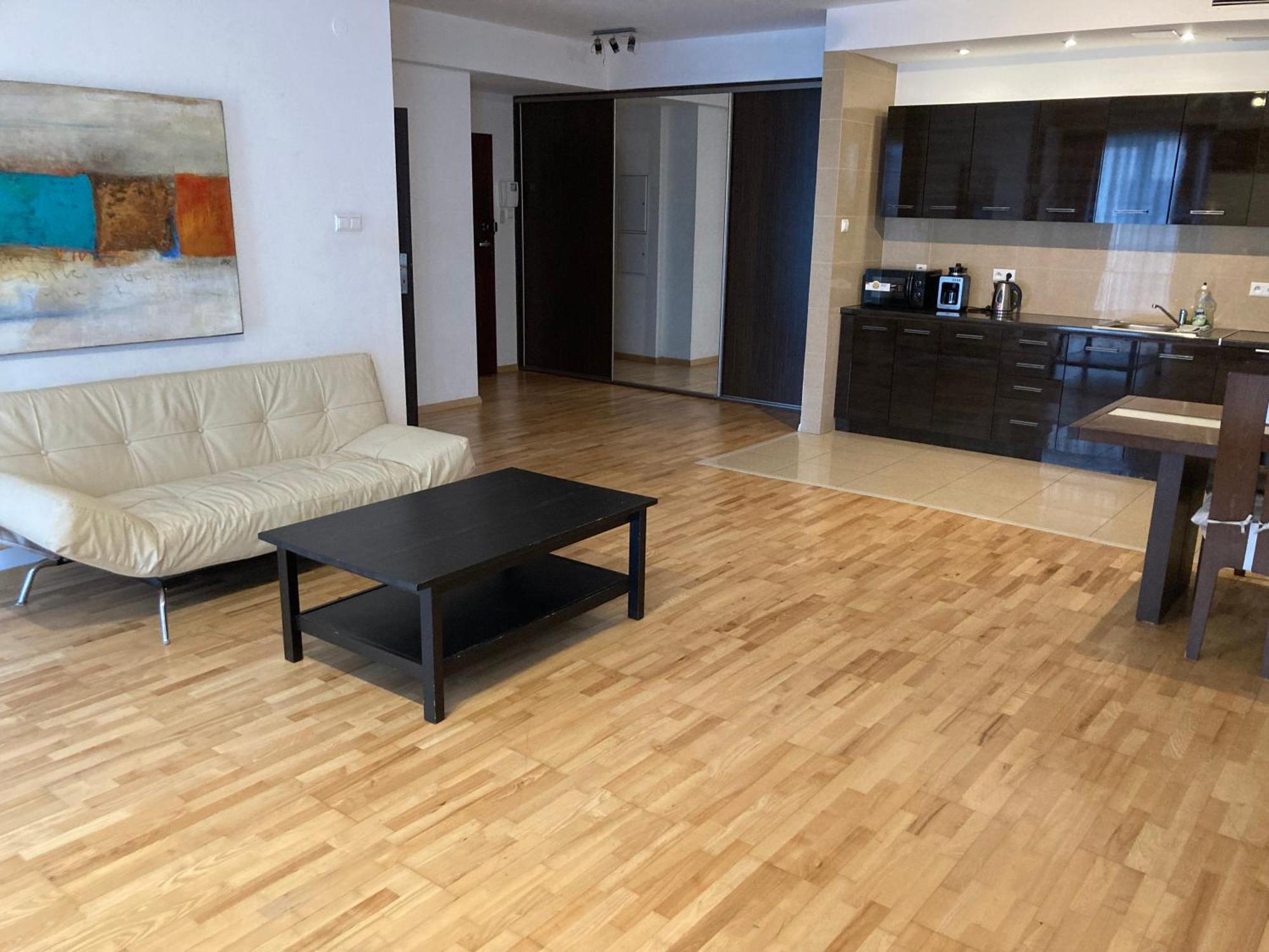 Khách sạn hẻo lánh Platinum Towers *