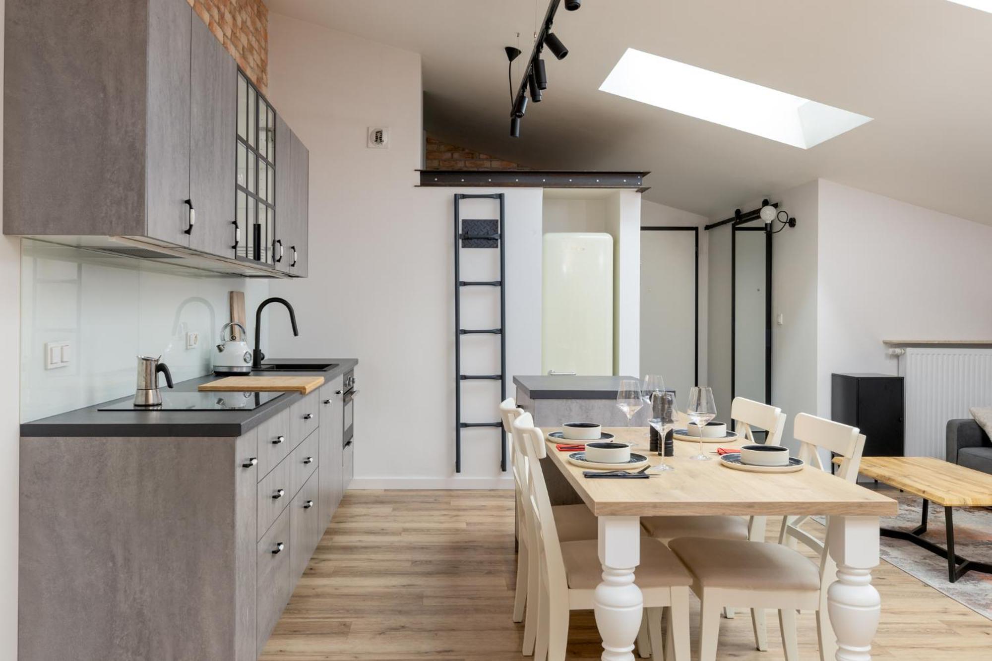 Modern Loft Near National Stadium Wwa75