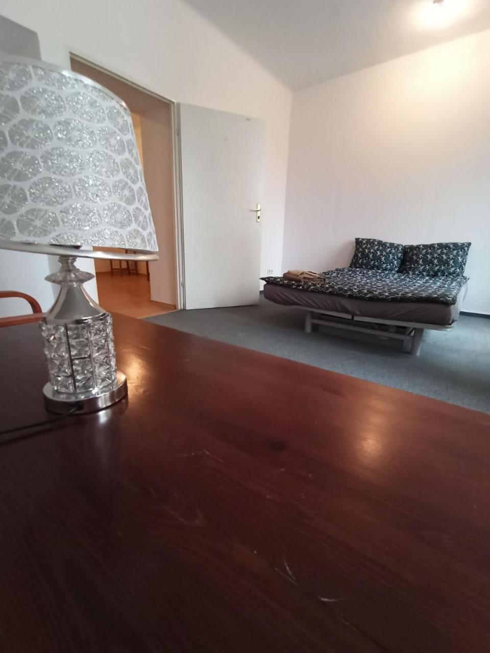 Homestay To Close Warsaw