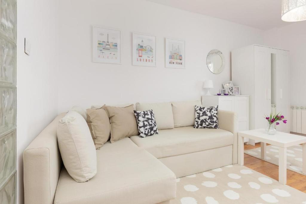 Apartment Wola Oasis - Cosy Near Metro Station Warschau