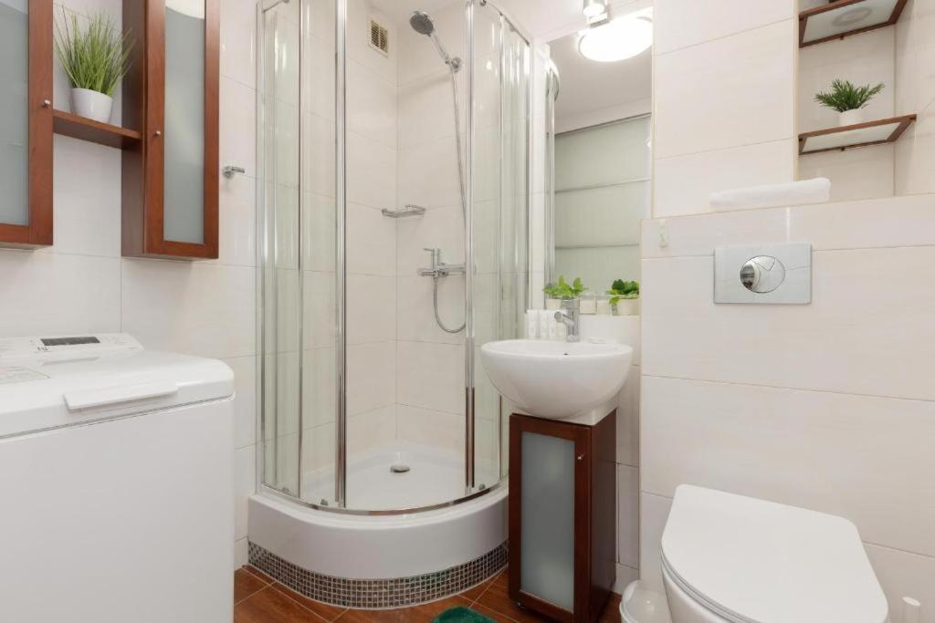 Wola Oasis - Cosy Near Metro Station