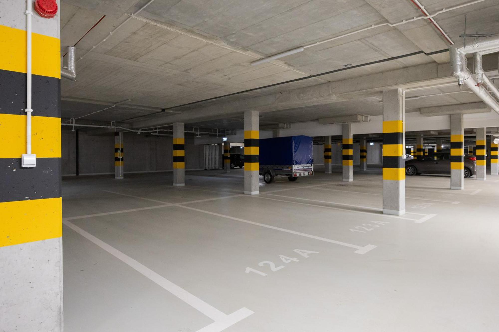 Apartment Stylish With Parking By Renters
