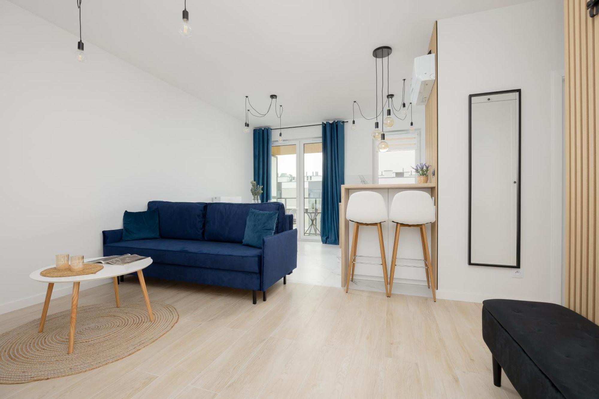 Stylish With Parking By Renters