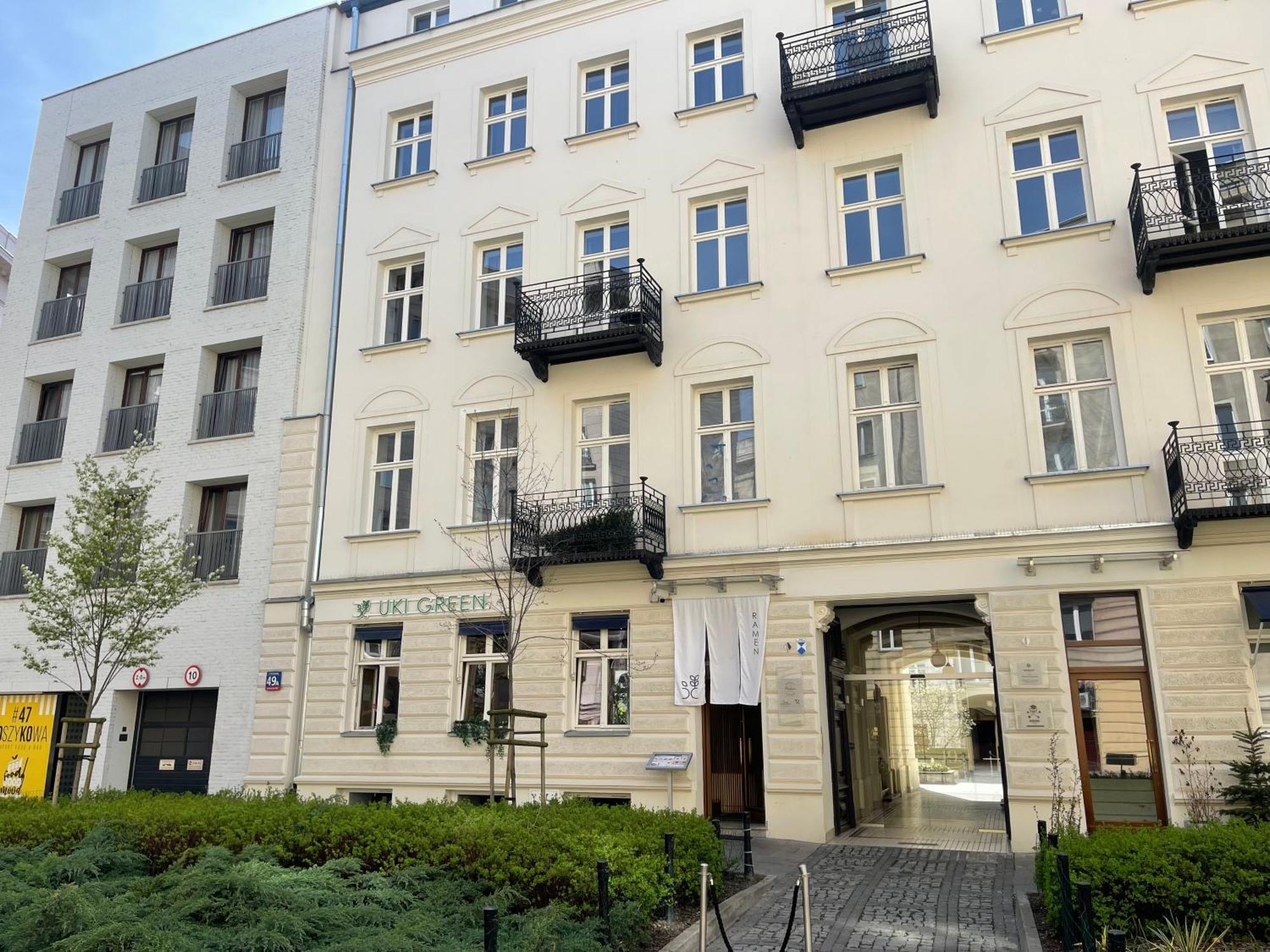 Koszykowa 49a -central With Garage Warsaw