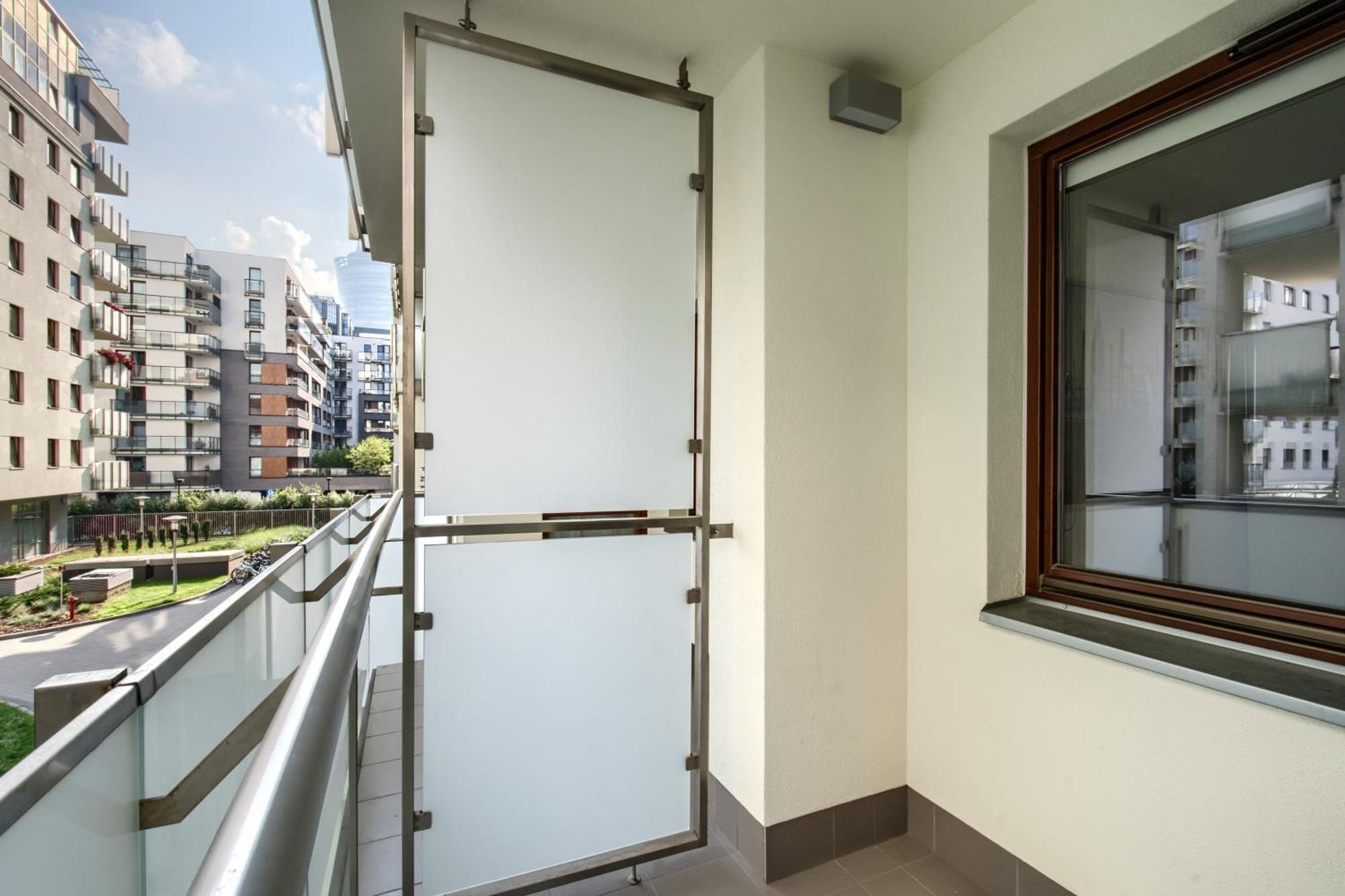 Apartamento Night Rondo Daszynskiego Varsóvia