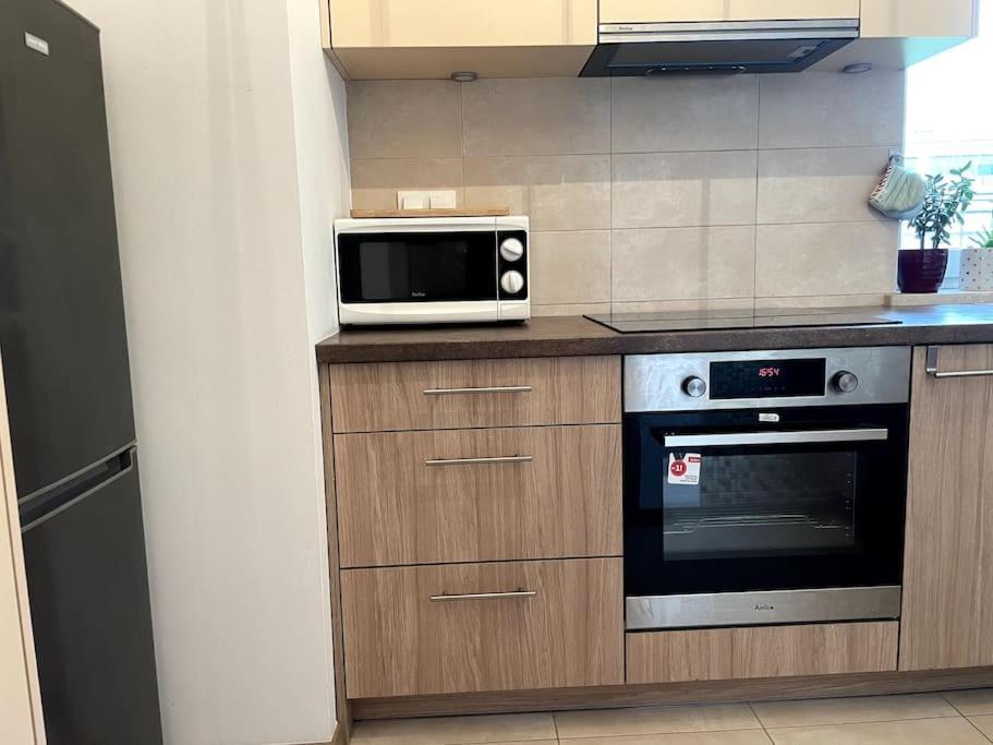 Apartment Spacious And Cozy In Bialoleki By Almundi Warsaw