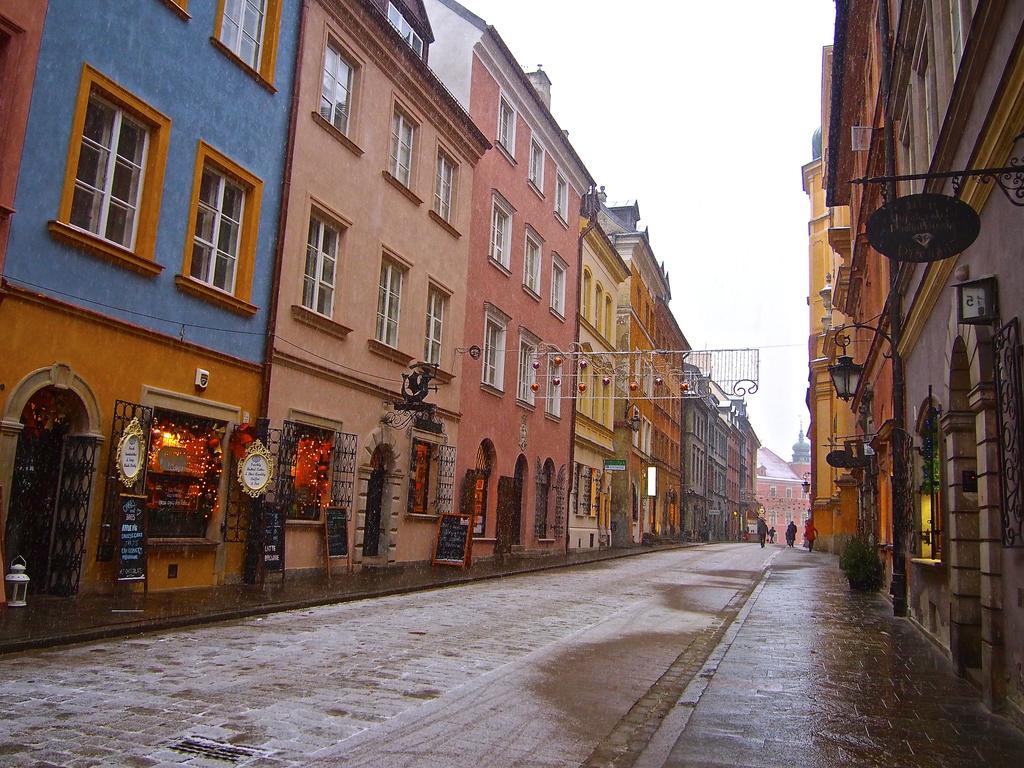 Old Town Snug Warsaw