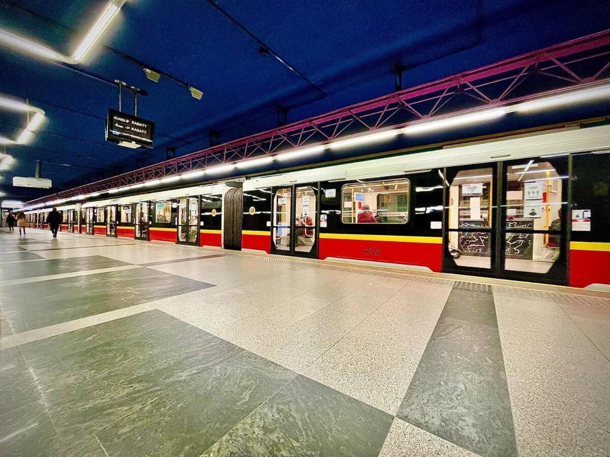 Apartment Sawa 4 Metro Fast Wifi 1 Gbs 70tv Netflix Hbo Warsaw