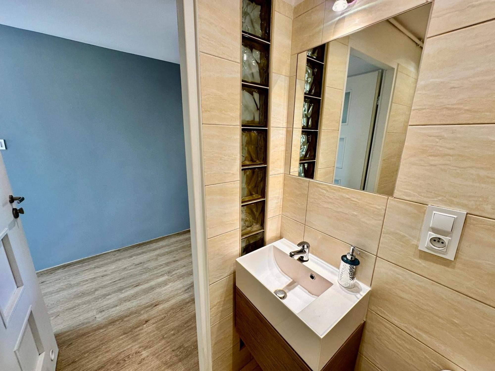 Sawa 4 Metro Fast Wifi 1 Gbs 70tv Netflix Hbo Apartment Warsaw