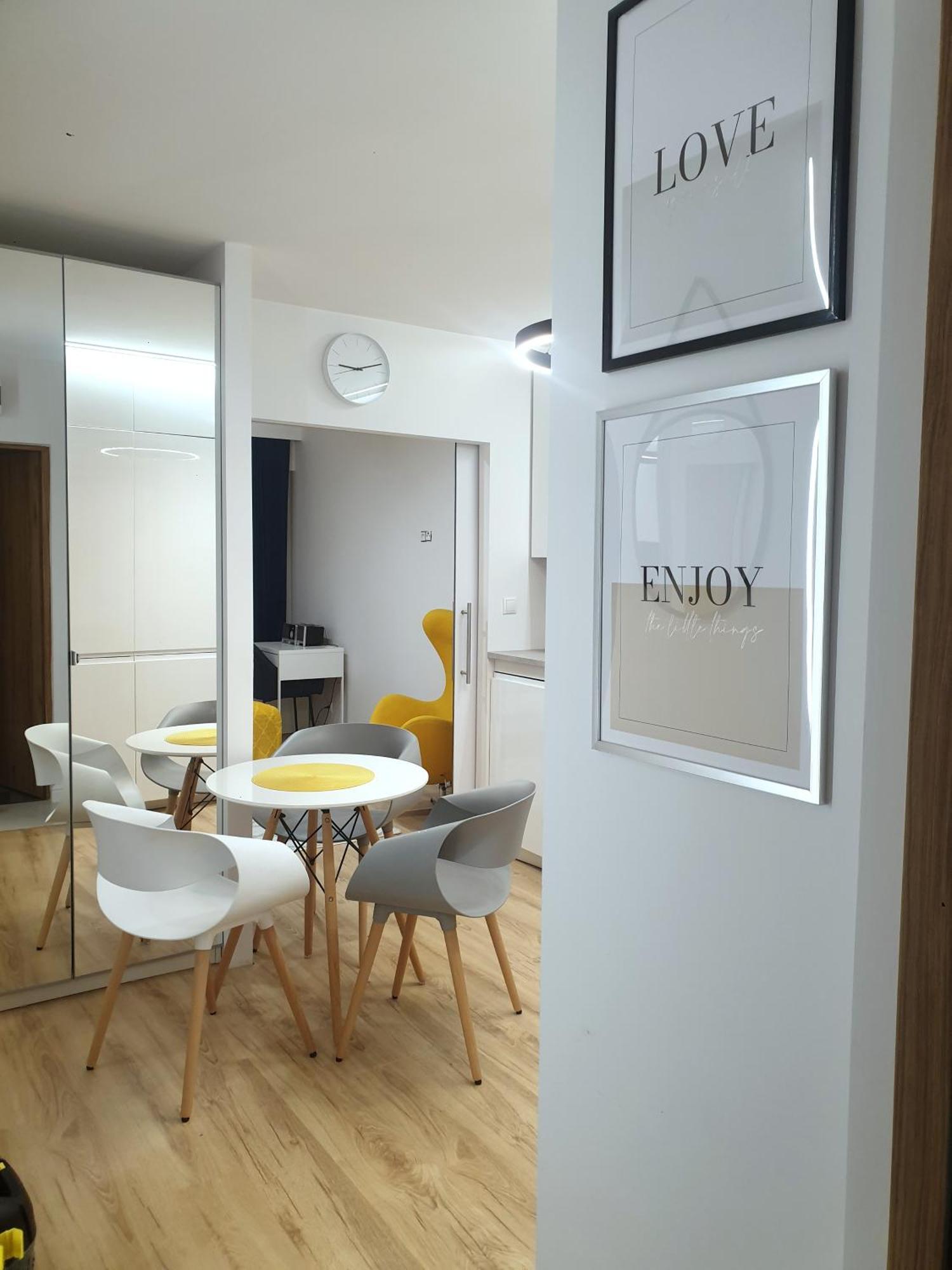 Apartment Apartament Airport 132