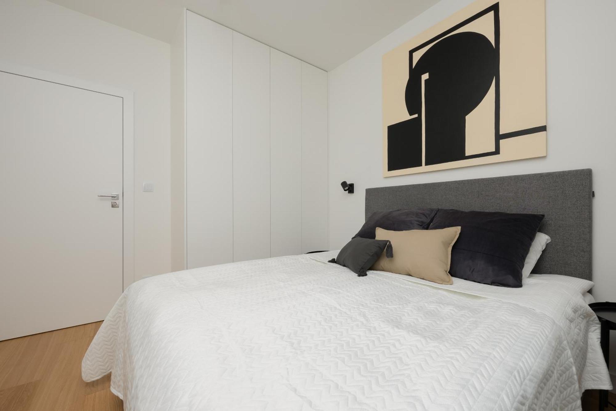 Apartment Luxurious And Modern In Center With Parking By Renters Prestige