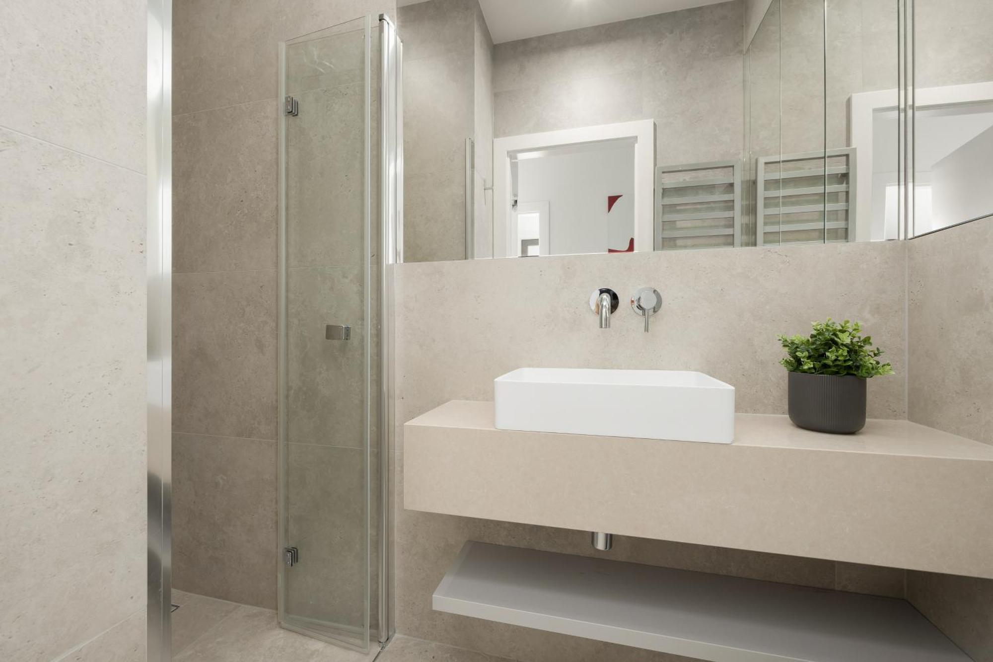Luxurious And Modern In Center With Parking By Renters Prestige Apartment *