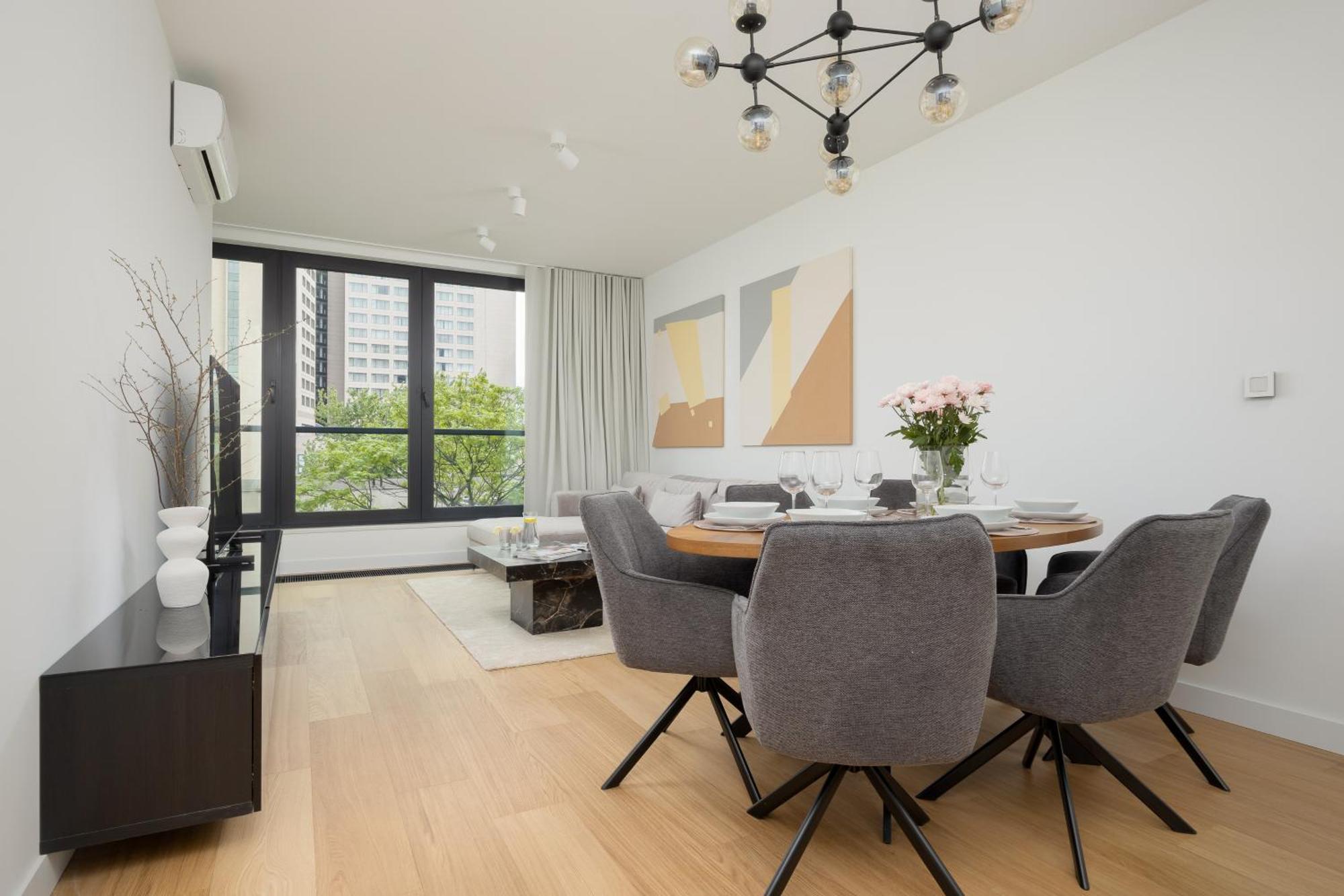 Apartment Luxurious And Modern In Center With Parking By Renters Prestige *