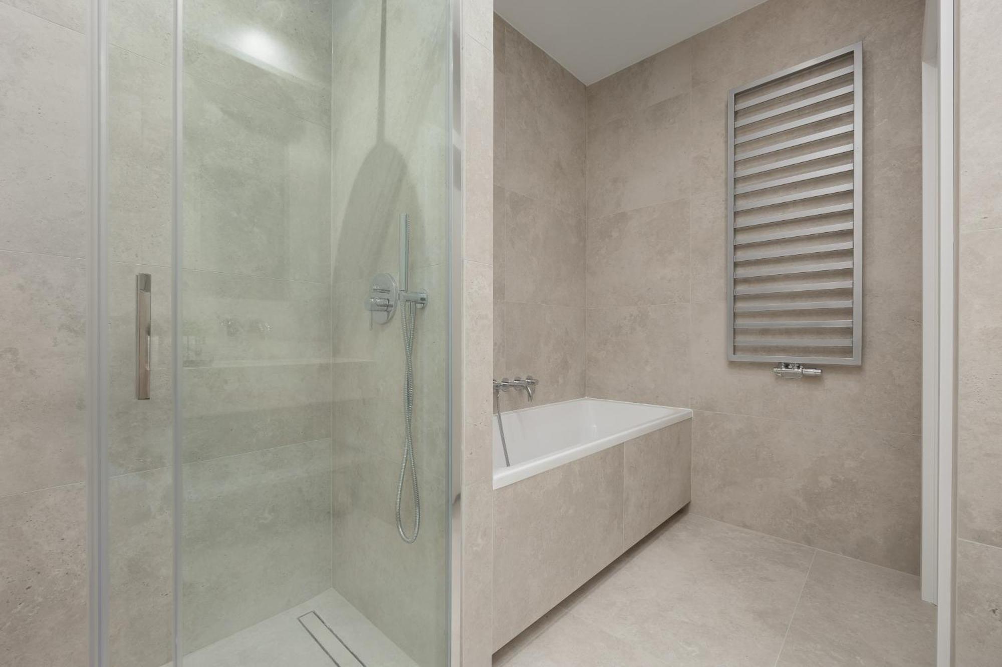 Luxurious And Modern In Center With Parking By Renters Prestige Apartment *