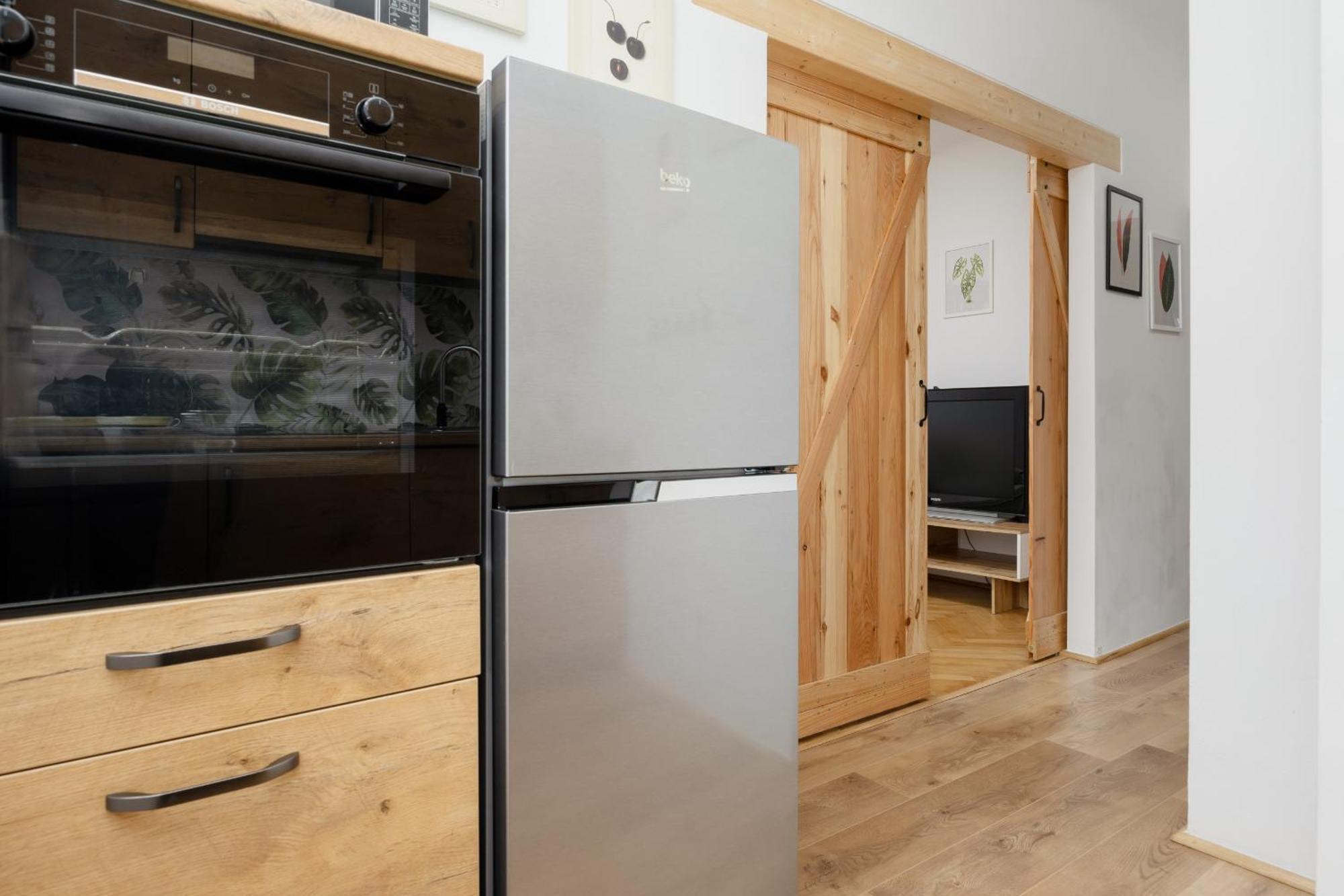 Apartment Spacious For 6 People Near The Old Town By Renters