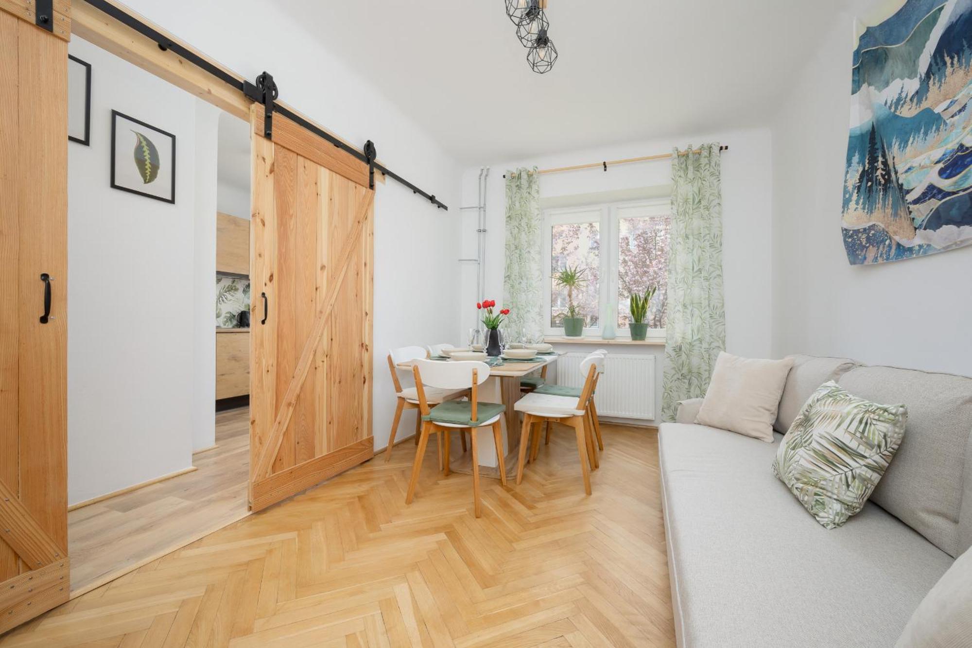 Spacious For 6 People Near The Old Town By Renters *