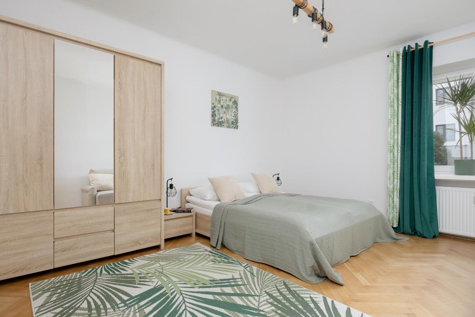 Spacious For 6 People Near The Old Town By Renters