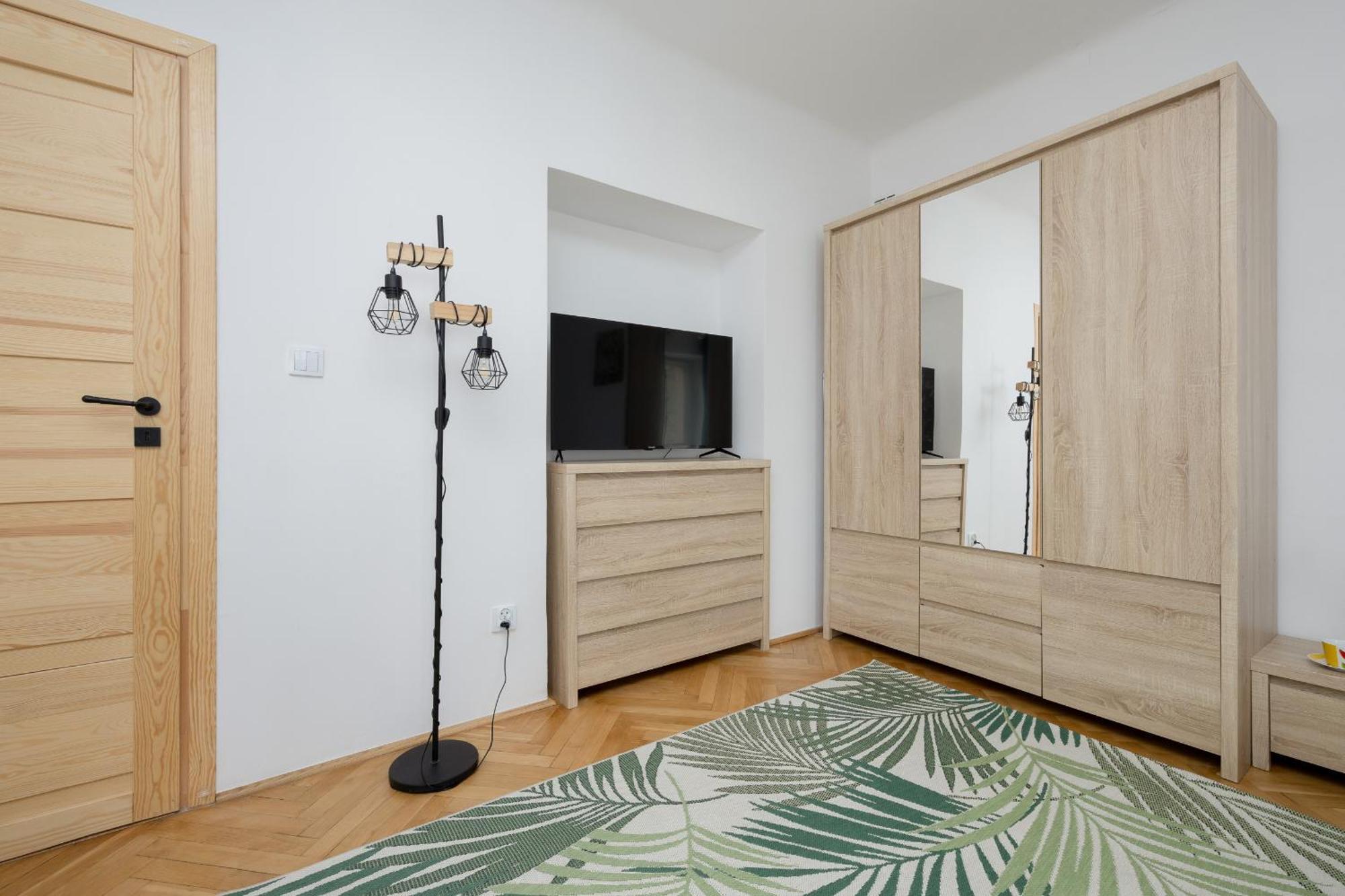 Spacious For 6 People Near The Old Town By Renters * Warsaw