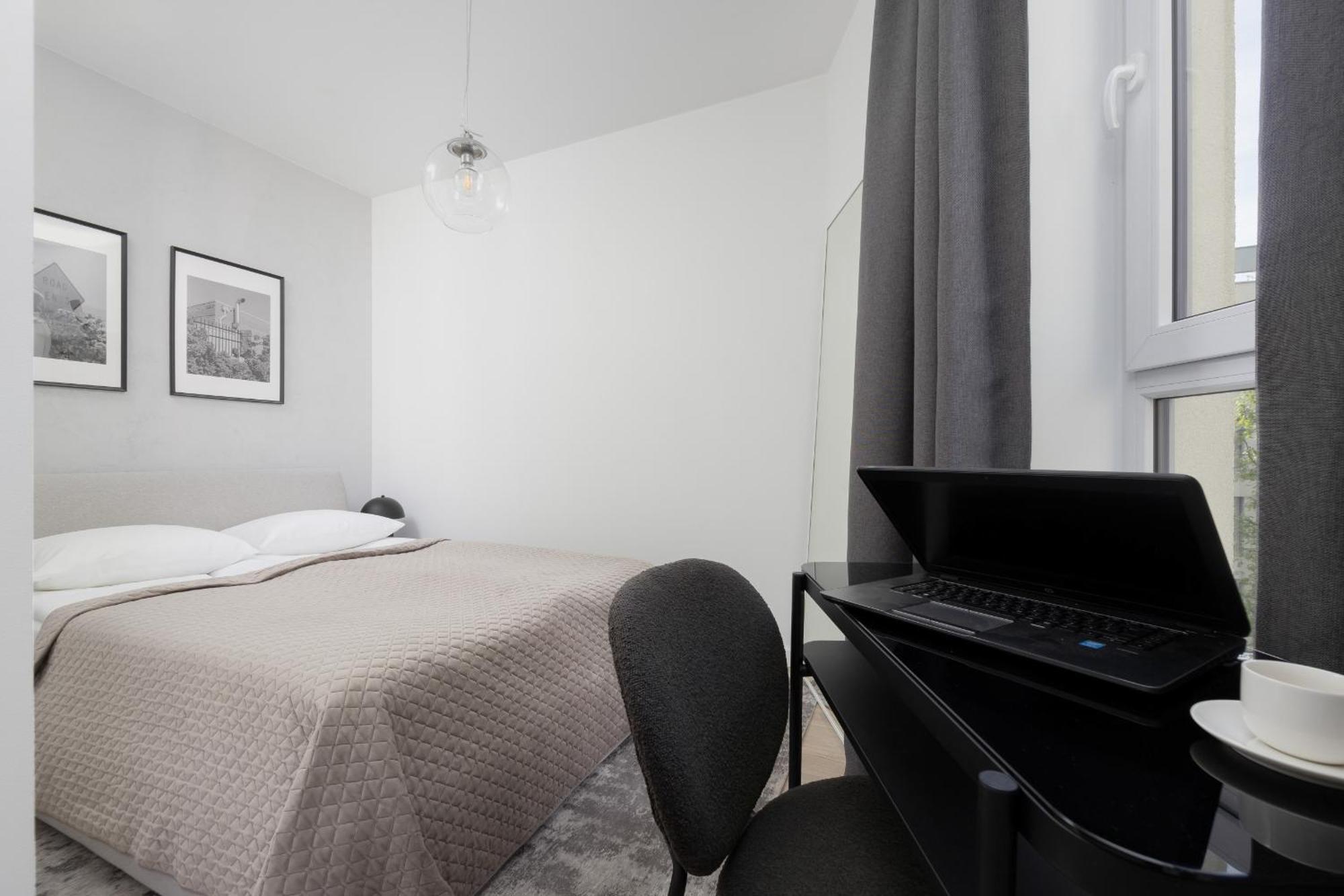 Minimalist Near Rondo Daszynskiego By Renters Apartment *