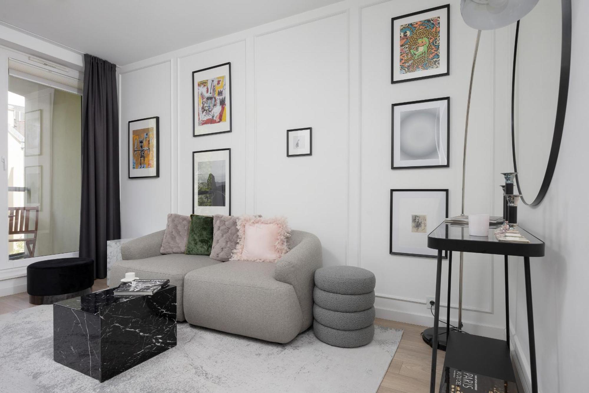 Apartment Minimalist Near Rondo Daszynskiego By Renters Warsaw