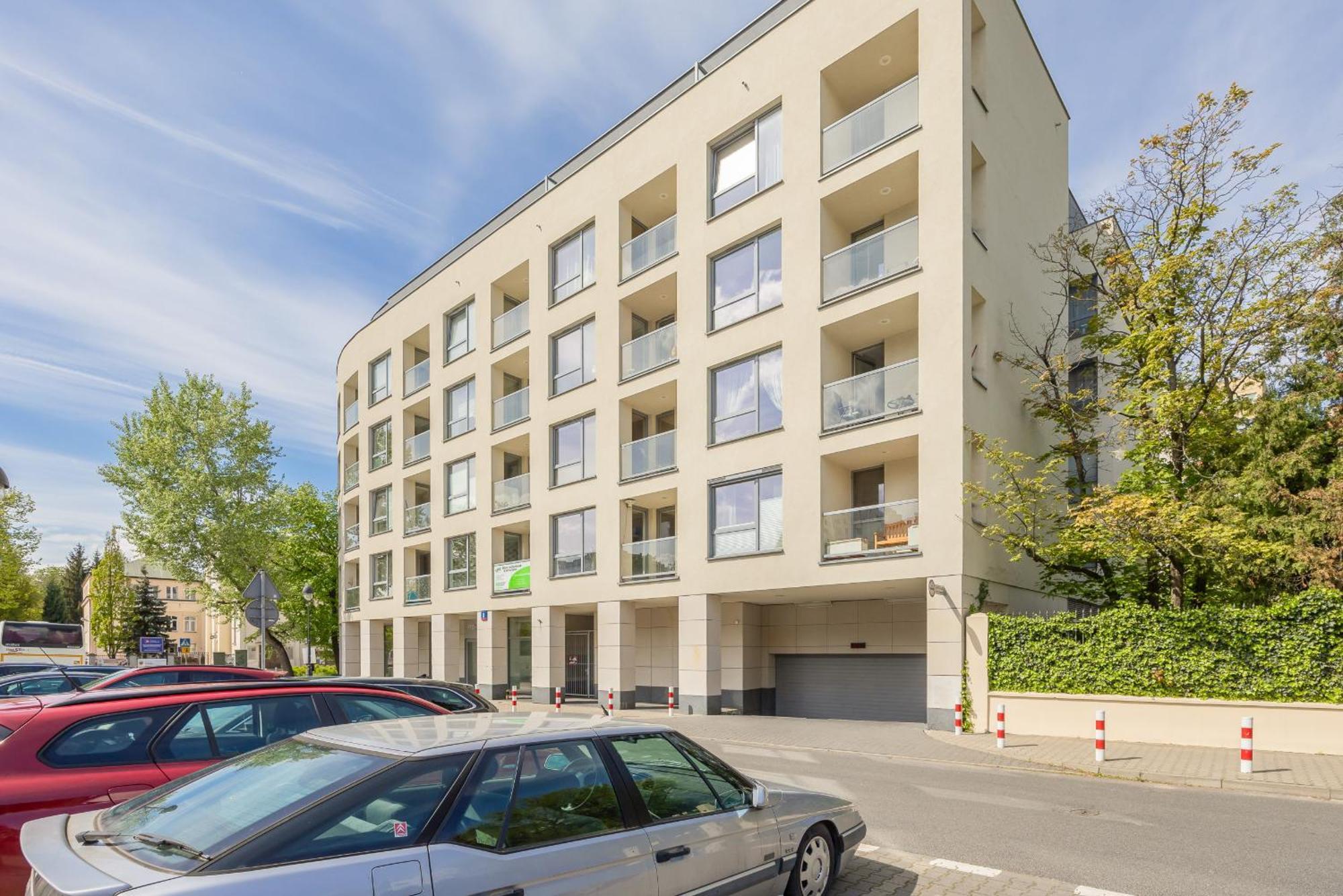 Apartment Minimalist Near Rondo Daszynskiego By Renters