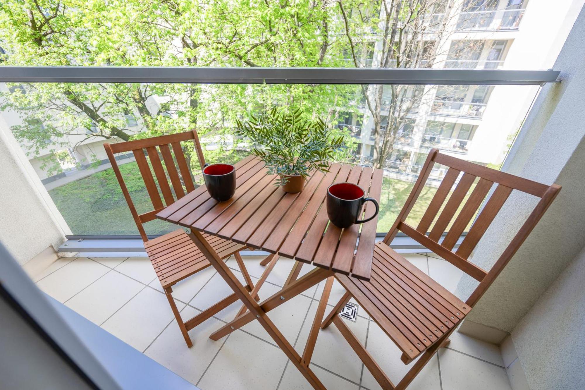 Minimalist Near Rondo Daszynskiego By Renters Apartment