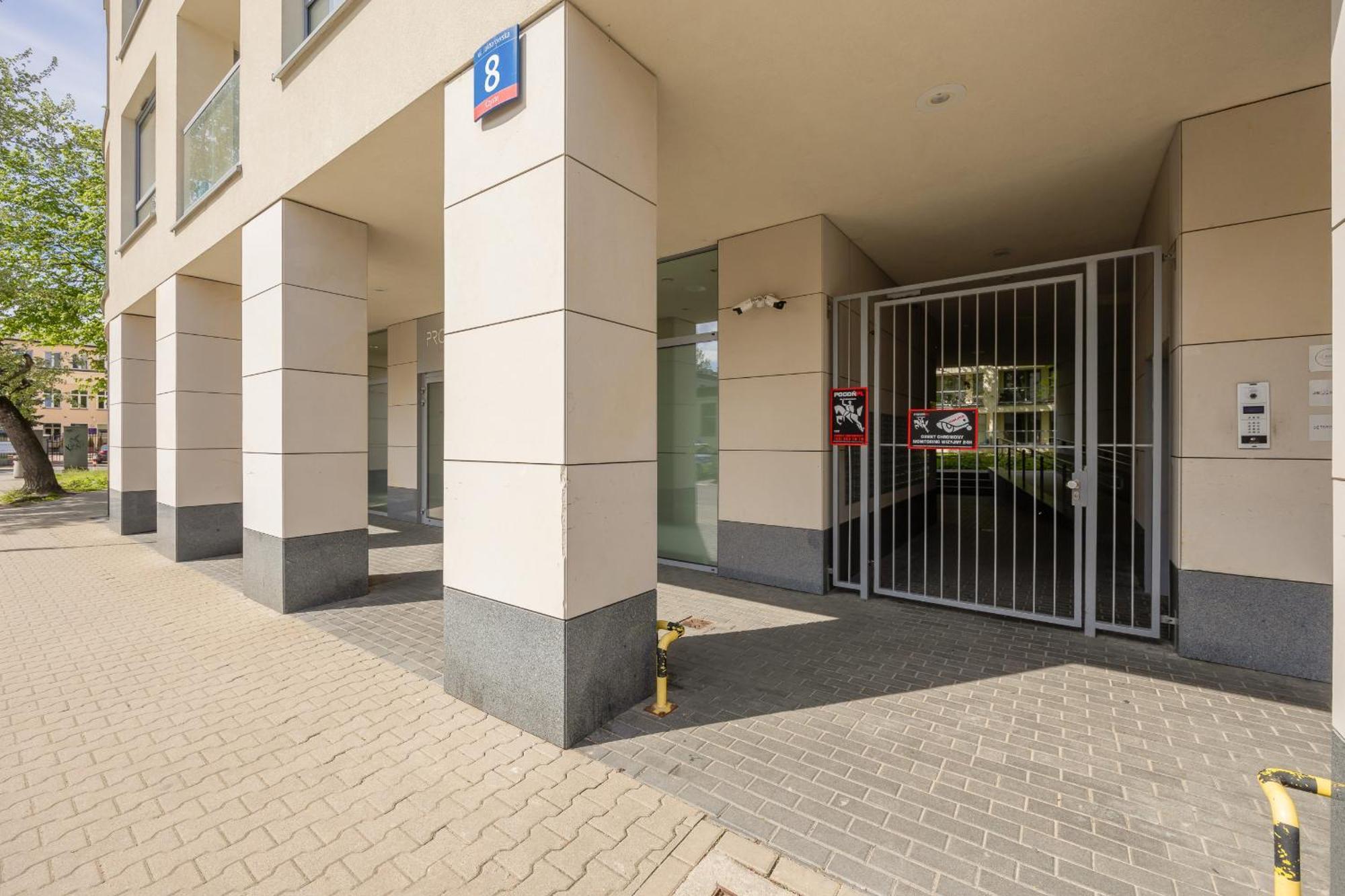 Minimalist Near Rondo Daszynskiego By Renters Apartment Warsaw