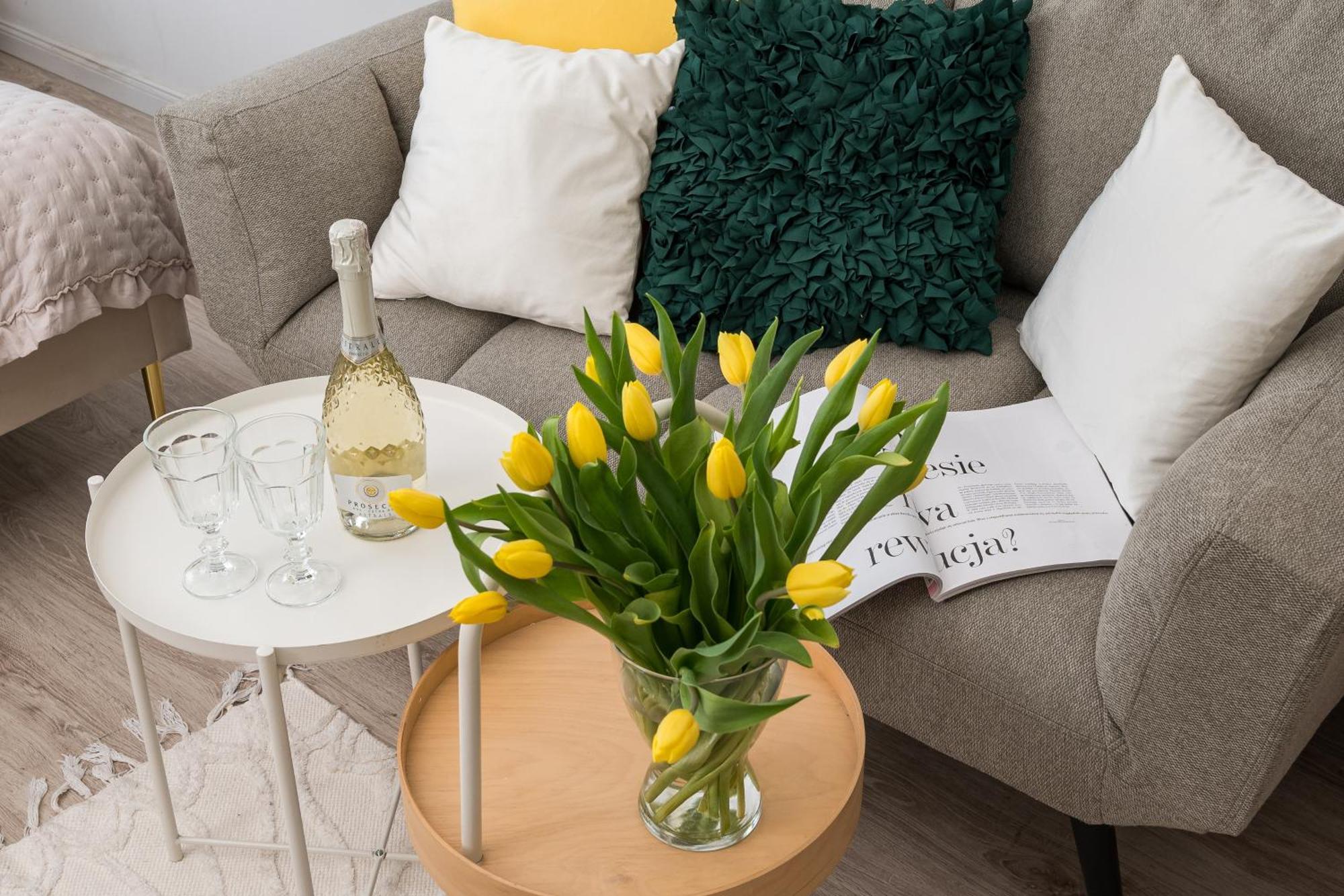 Oasis Charming Loft In A Historic Tenement House 900 M From Station Warschau