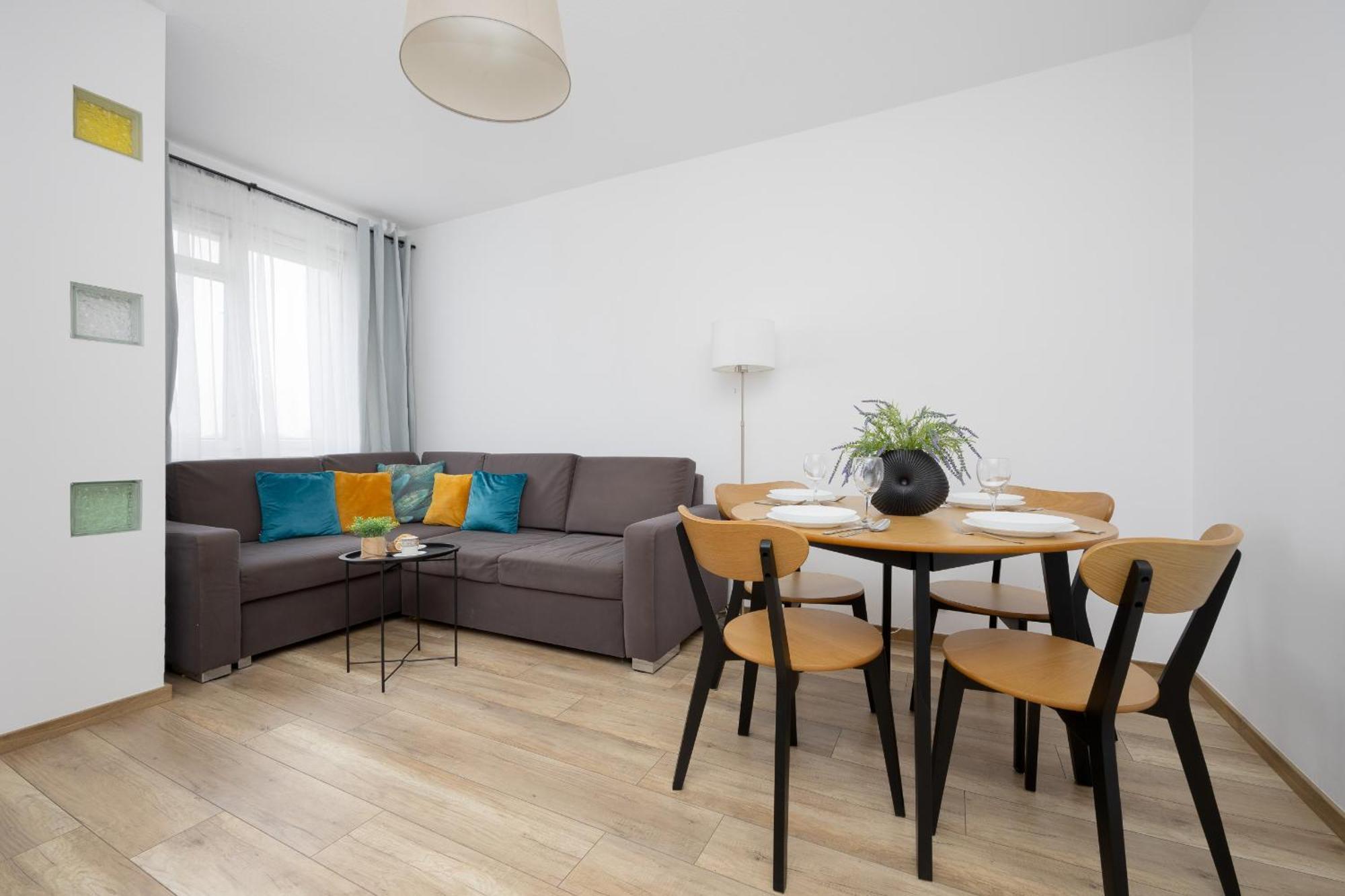 Apartment Modern Near Airport Wlochy By Renters