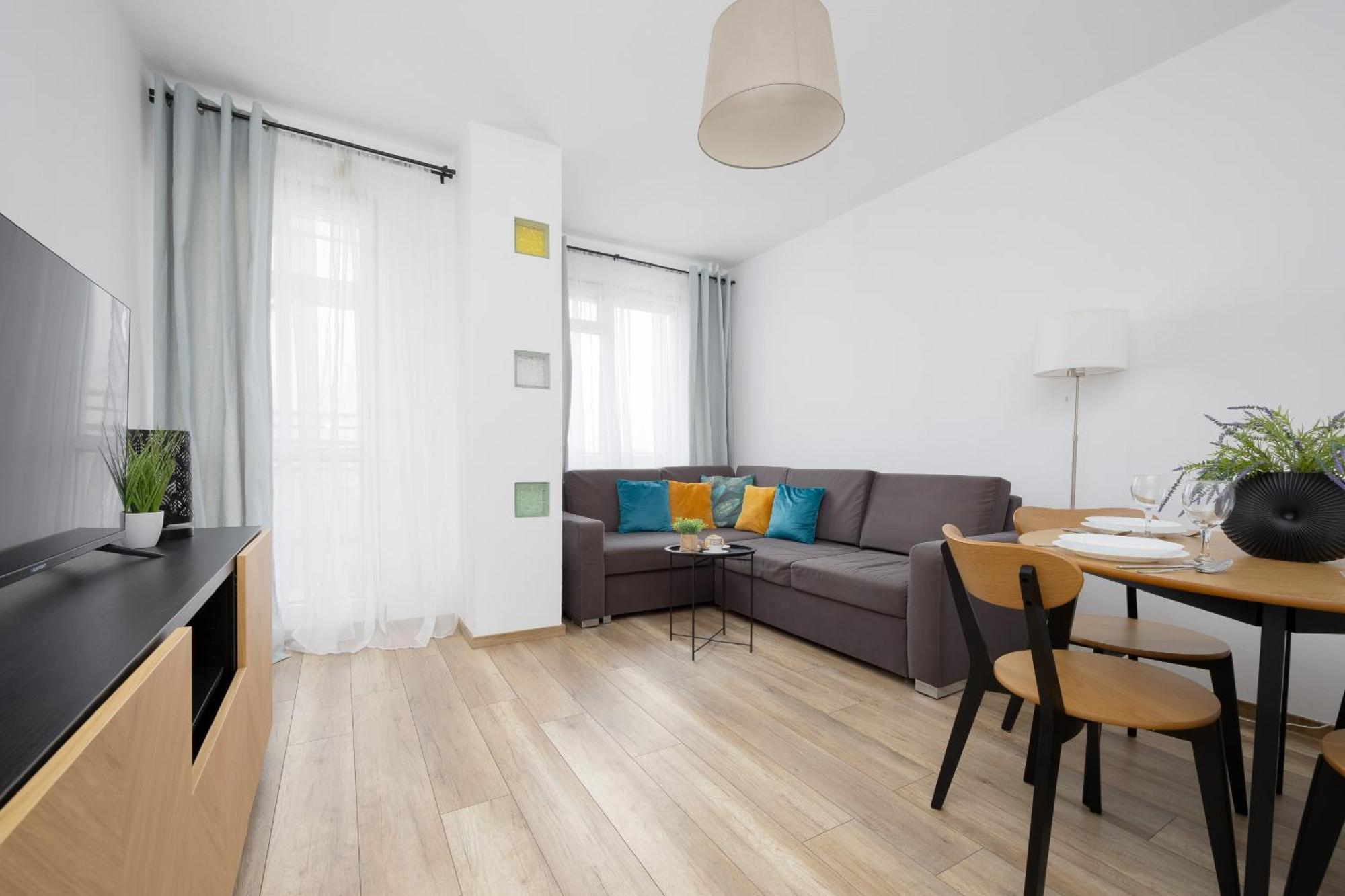 Modern Near Airport Wlochy By Renters Apartment