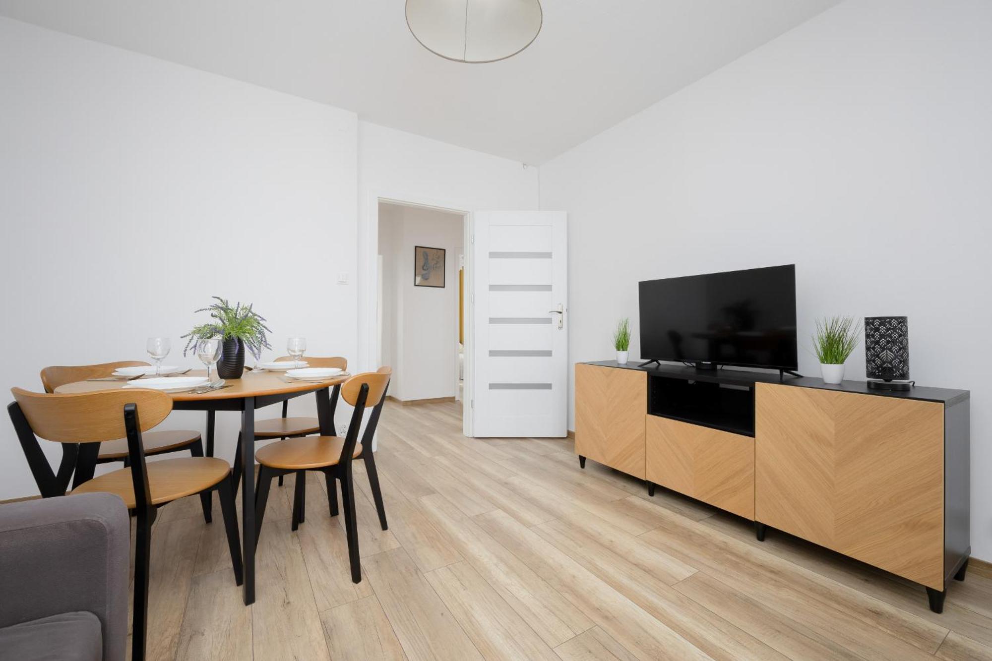Modern Near Airport Wlochy By Renters *