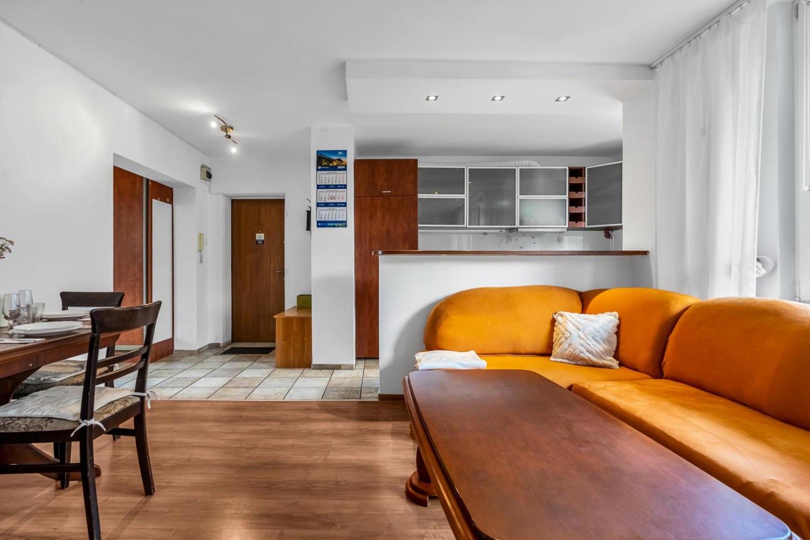 Apartment Targowek - 54m2, Balcony, Bus Nearby - By Rentujemy