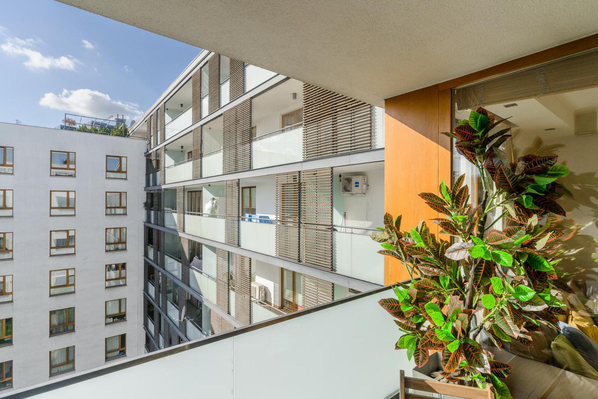 Apartment Lumina With A Large Balcony Near Presidential Palace And River Warschau