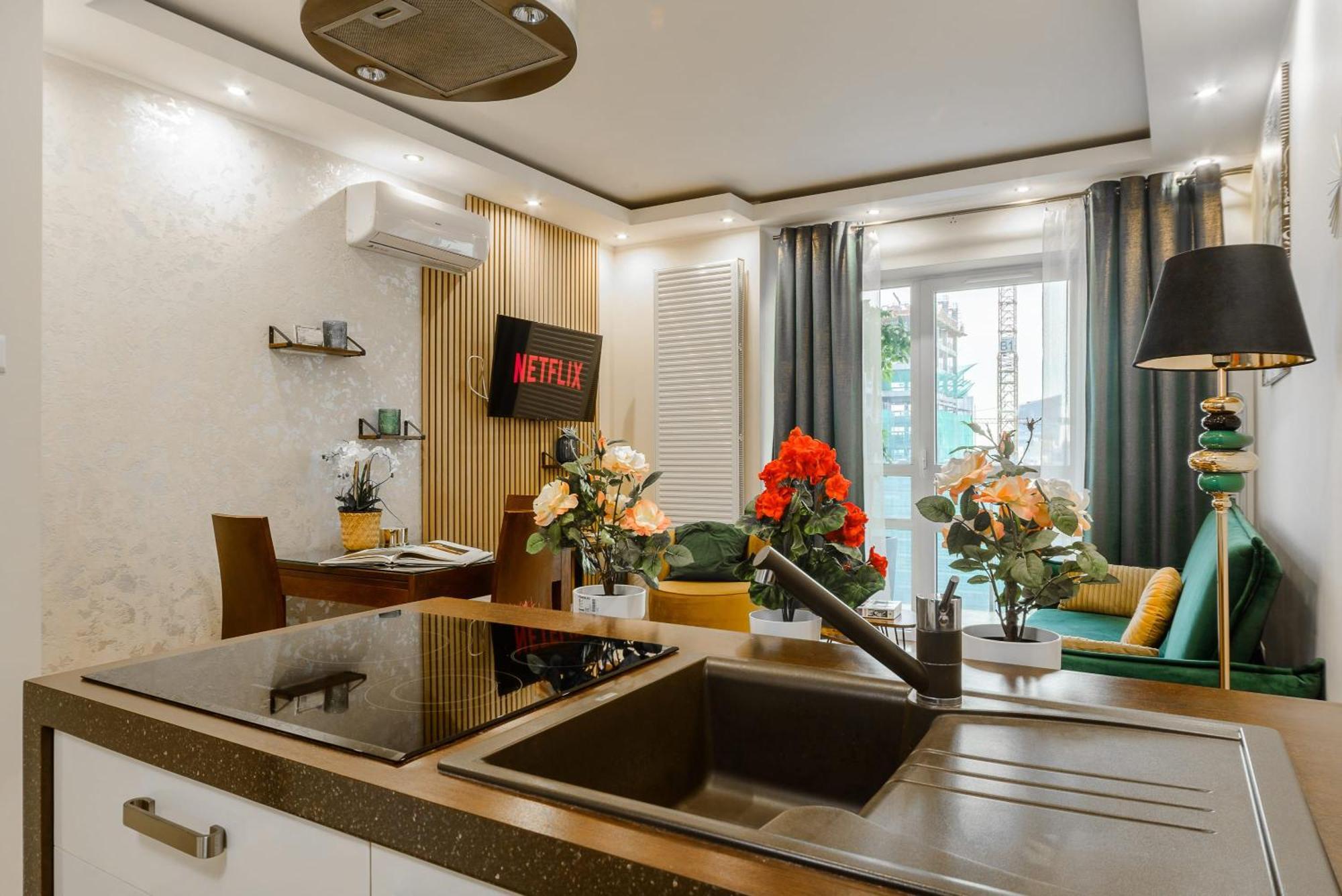 Lumina With Balcony Platinum Tower Apartment Warsaw