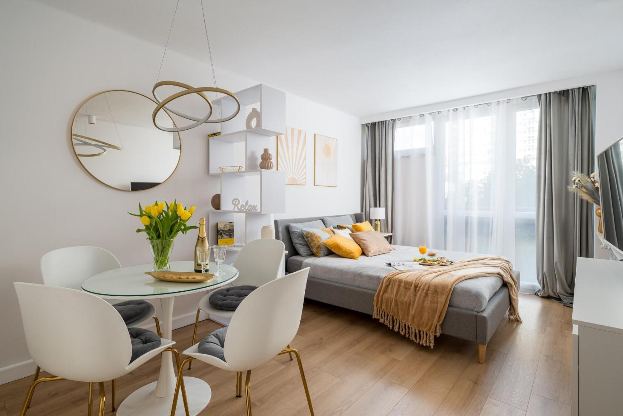 Gold Premium 950 M To Station Parking Apartment