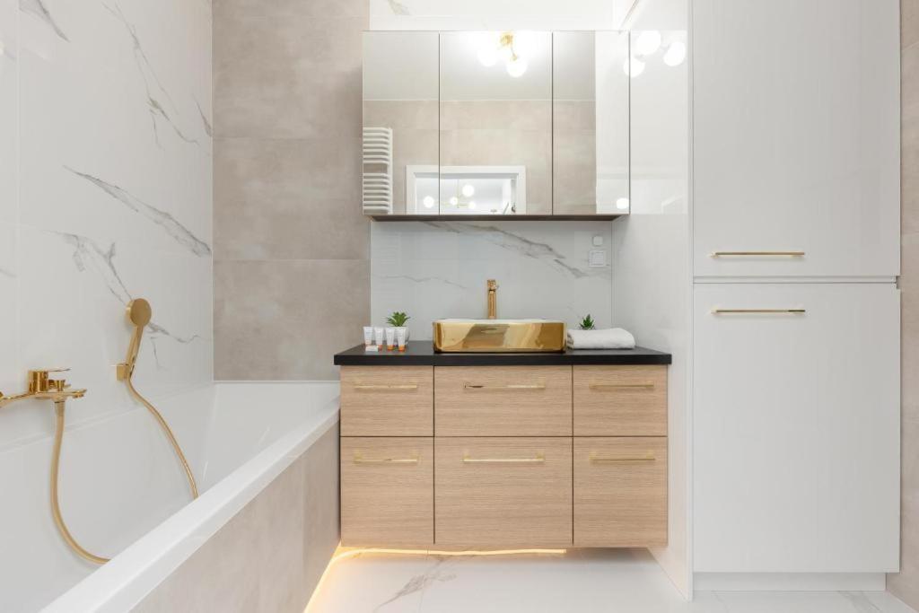 Green In Warsaw's Bemowo District With A Garden And Double Garage Apartment