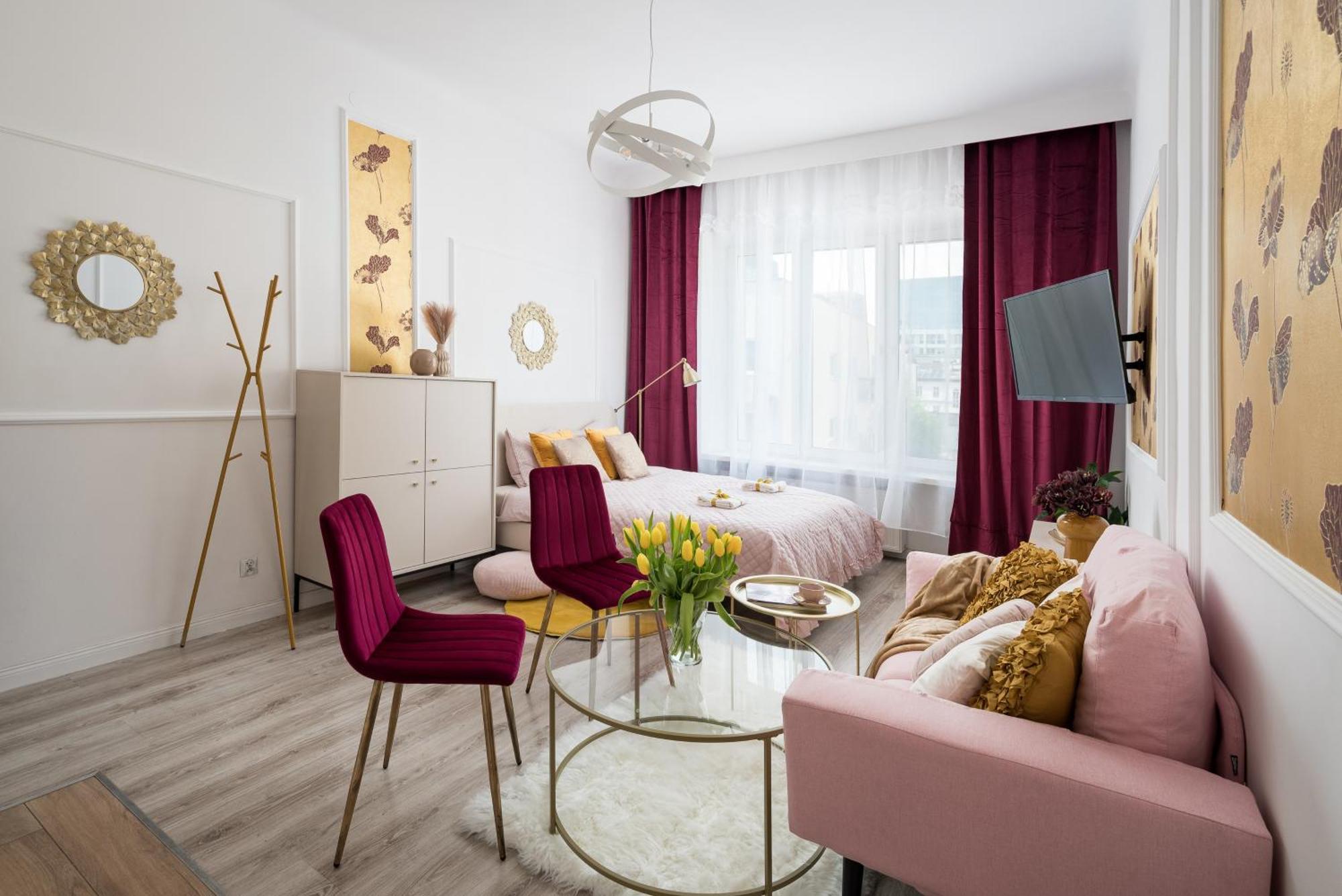 Apartamento Pink Elephant 2x1br In Historic Tenement House 1 Km From