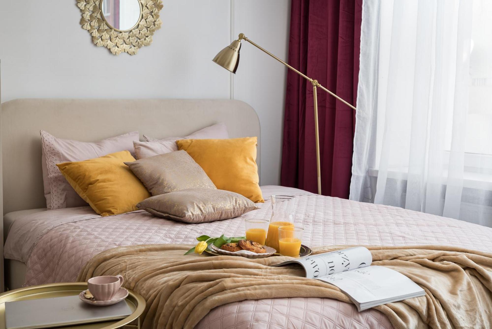 Pink Elephant 2x1br In Historic Tenement House 1 Km From