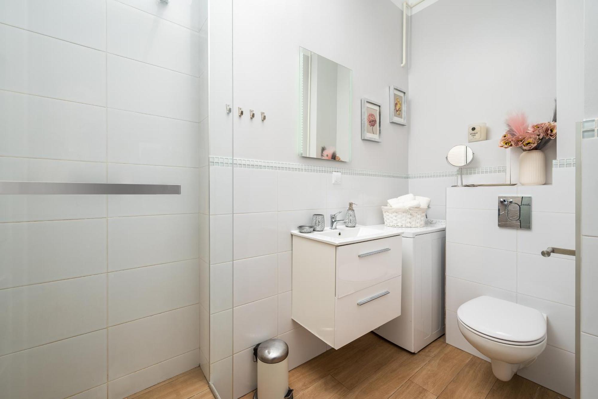Pink Elephant 2x1br In Historic Tenement House 1 Km From Varsóvia