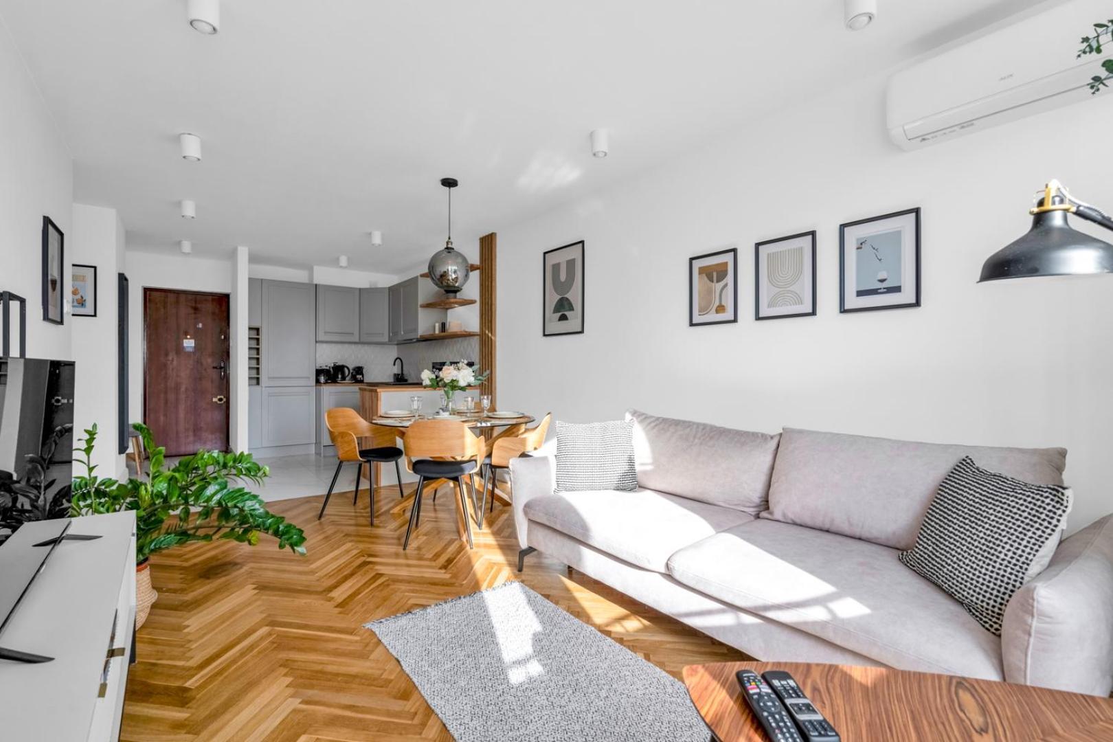 Wola - 13th Floor, View, Metro Nearby - By Rentujemy Apartment Warschau