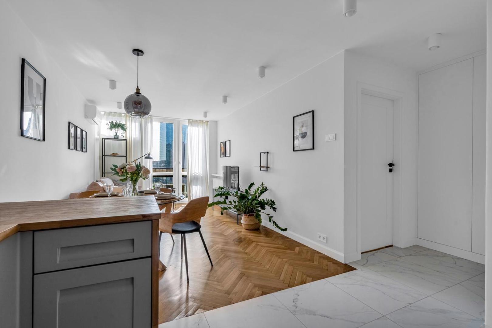 Wola - 13th Floor, View, Metro Nearby - By Rentujemy Apartment