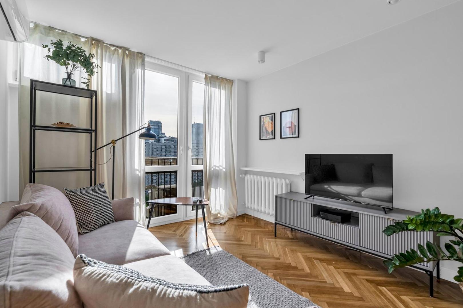 Wola - 13th Floor, View, Metro Nearby - By Rentujemy * Warschau